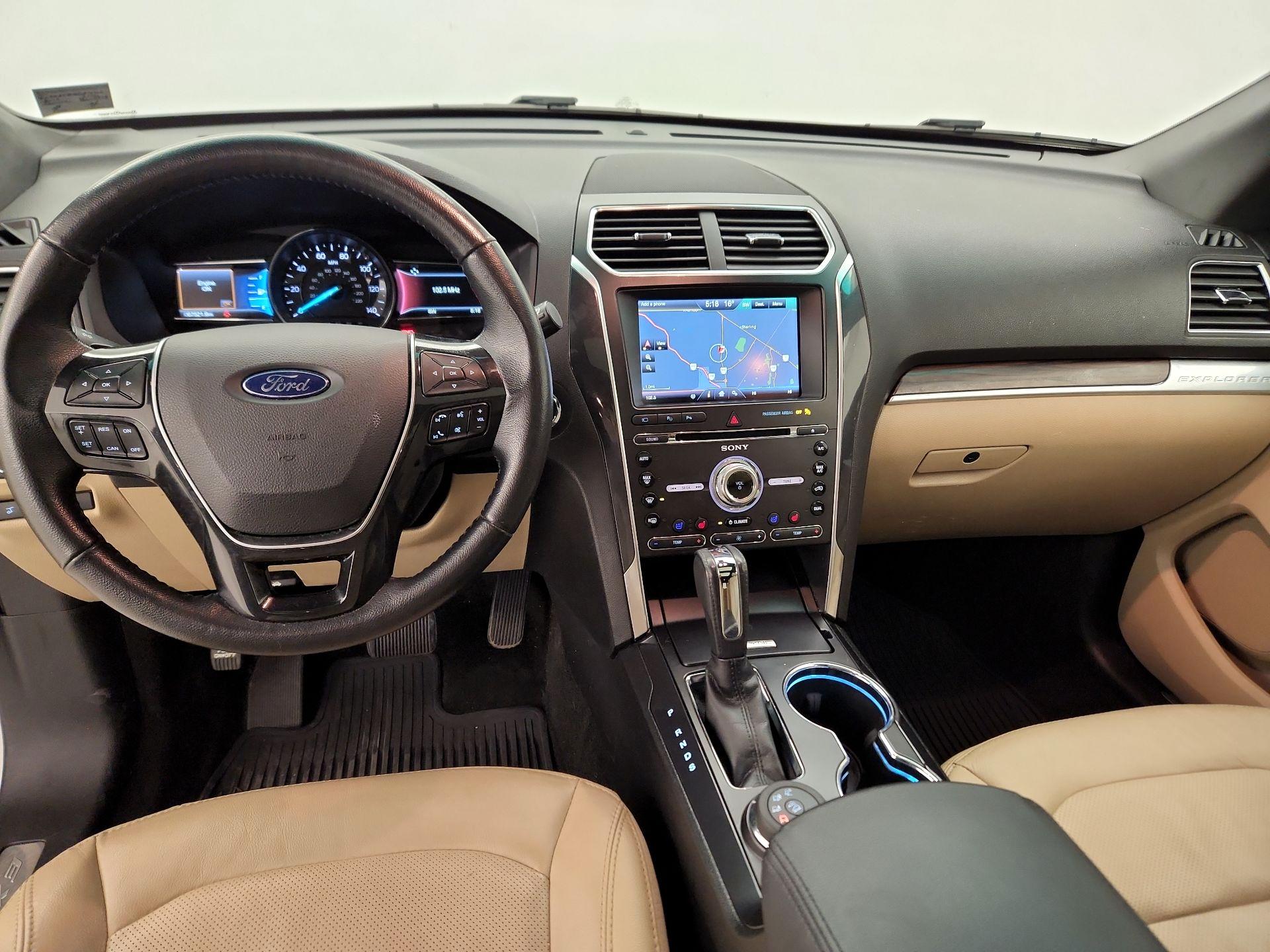 Thumbnail: 2016 Ford Explorer - 9