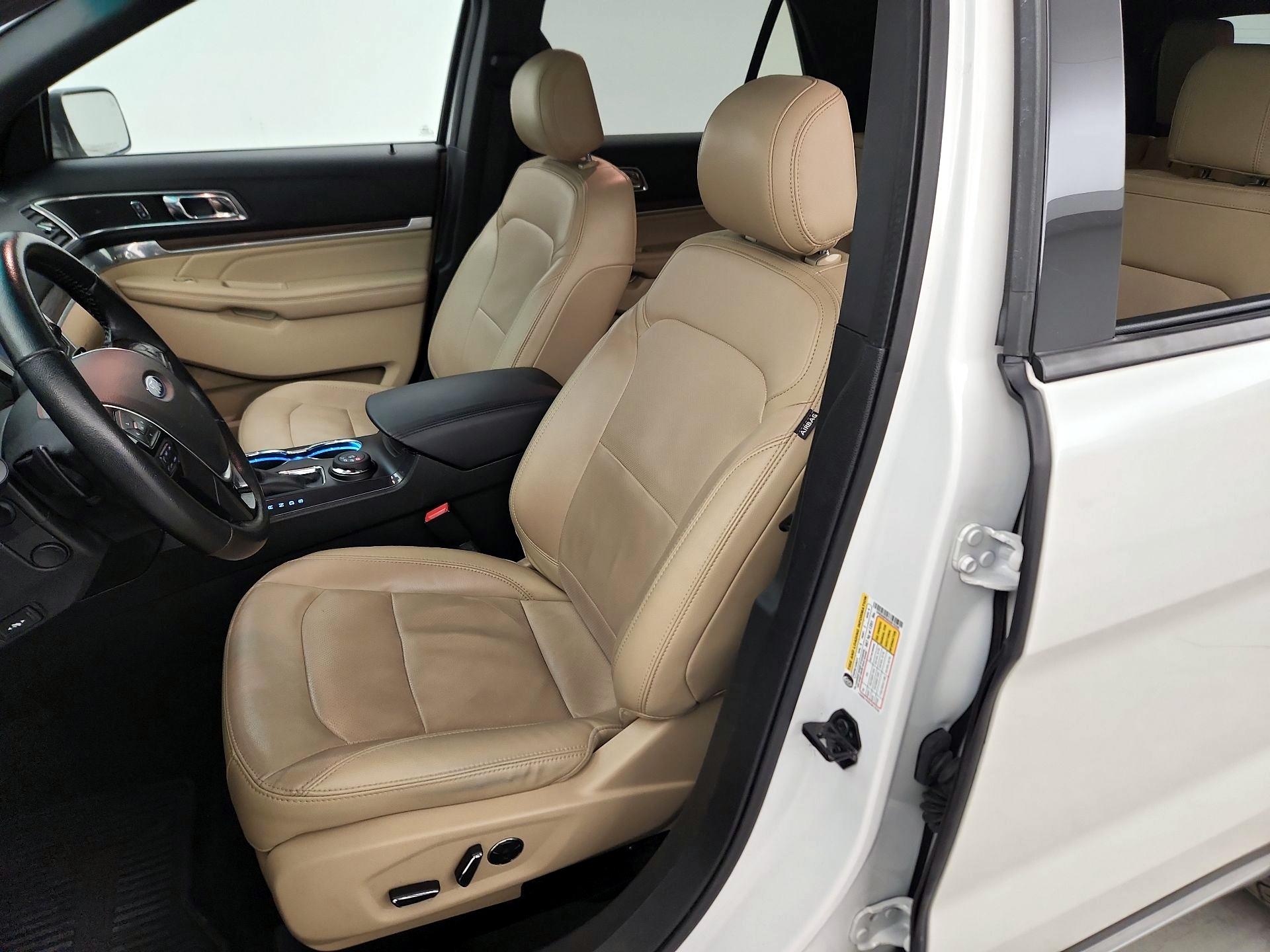 Thumbnail: 2016 Ford Explorer - 11