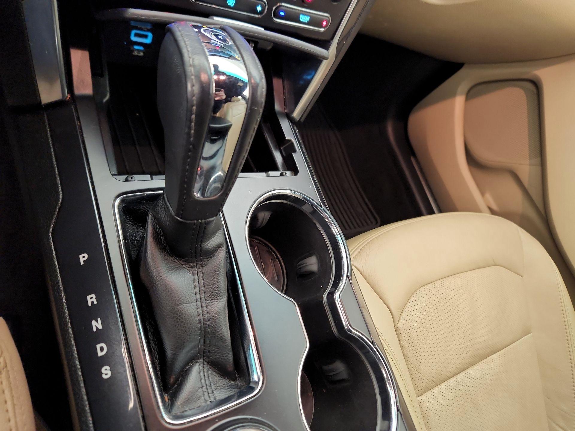 Thumbnail: 2016 Ford Explorer - 18