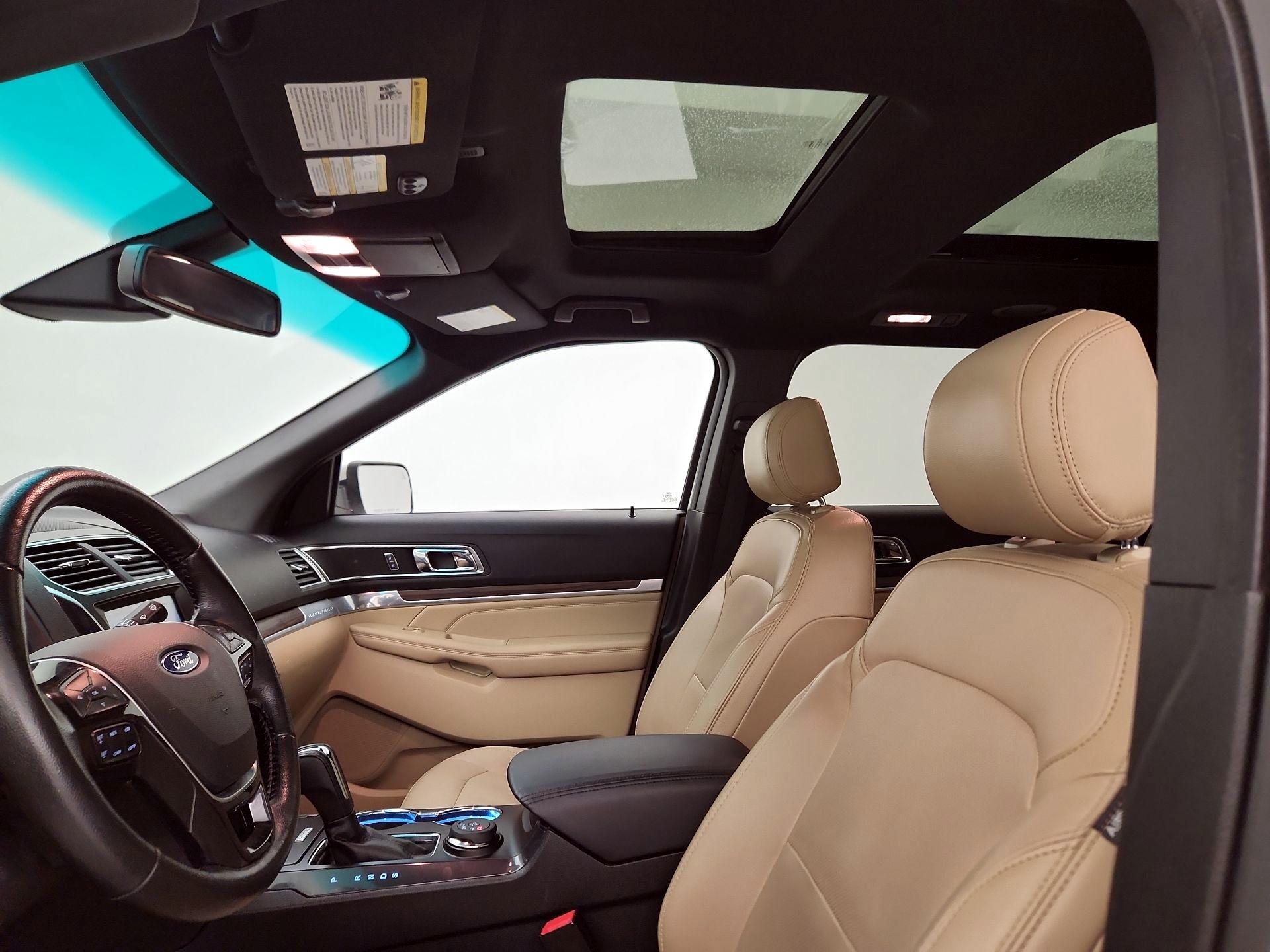 Thumbnail: 2016 Ford Explorer - 20