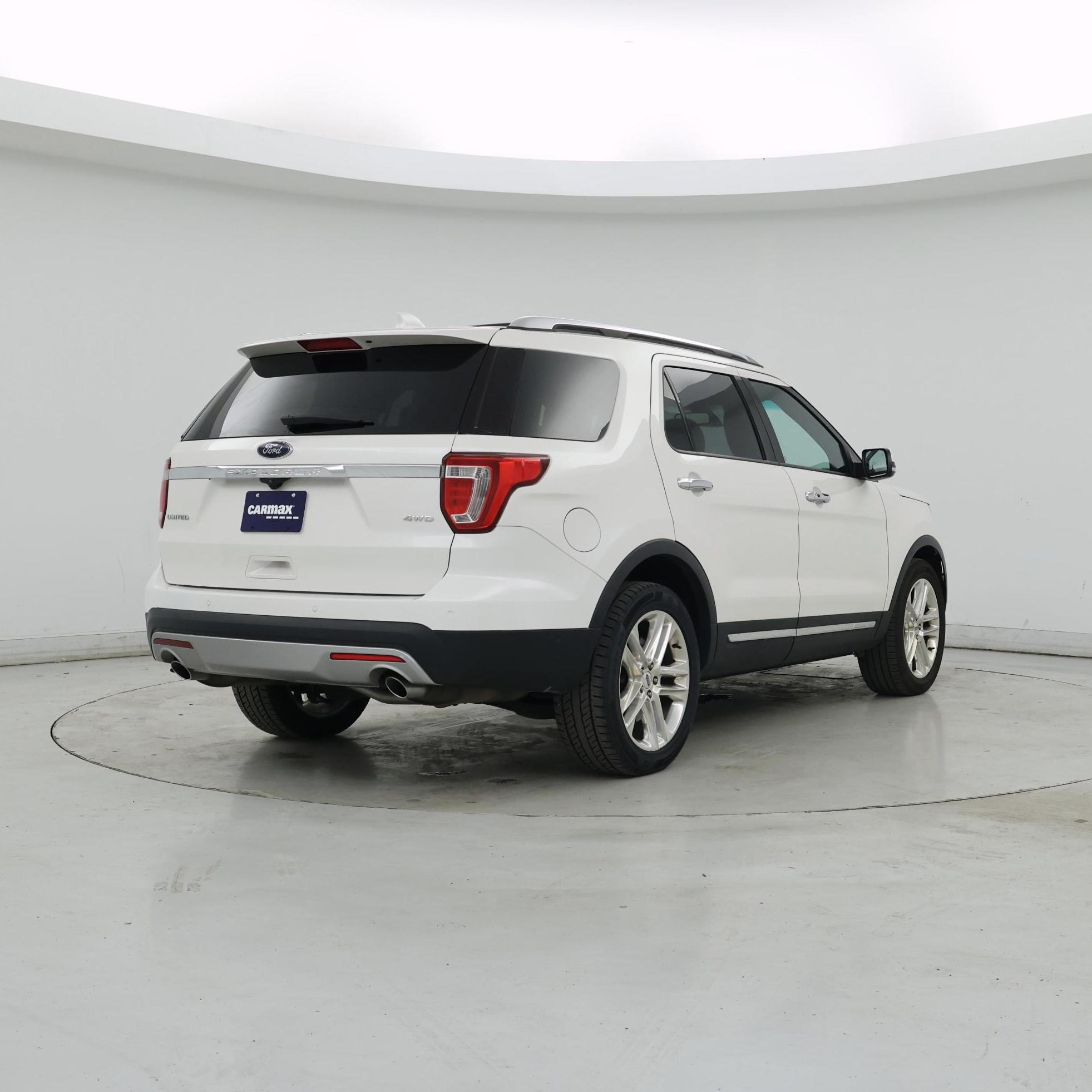 Thumbnail: 2016 Ford Explorer - 8