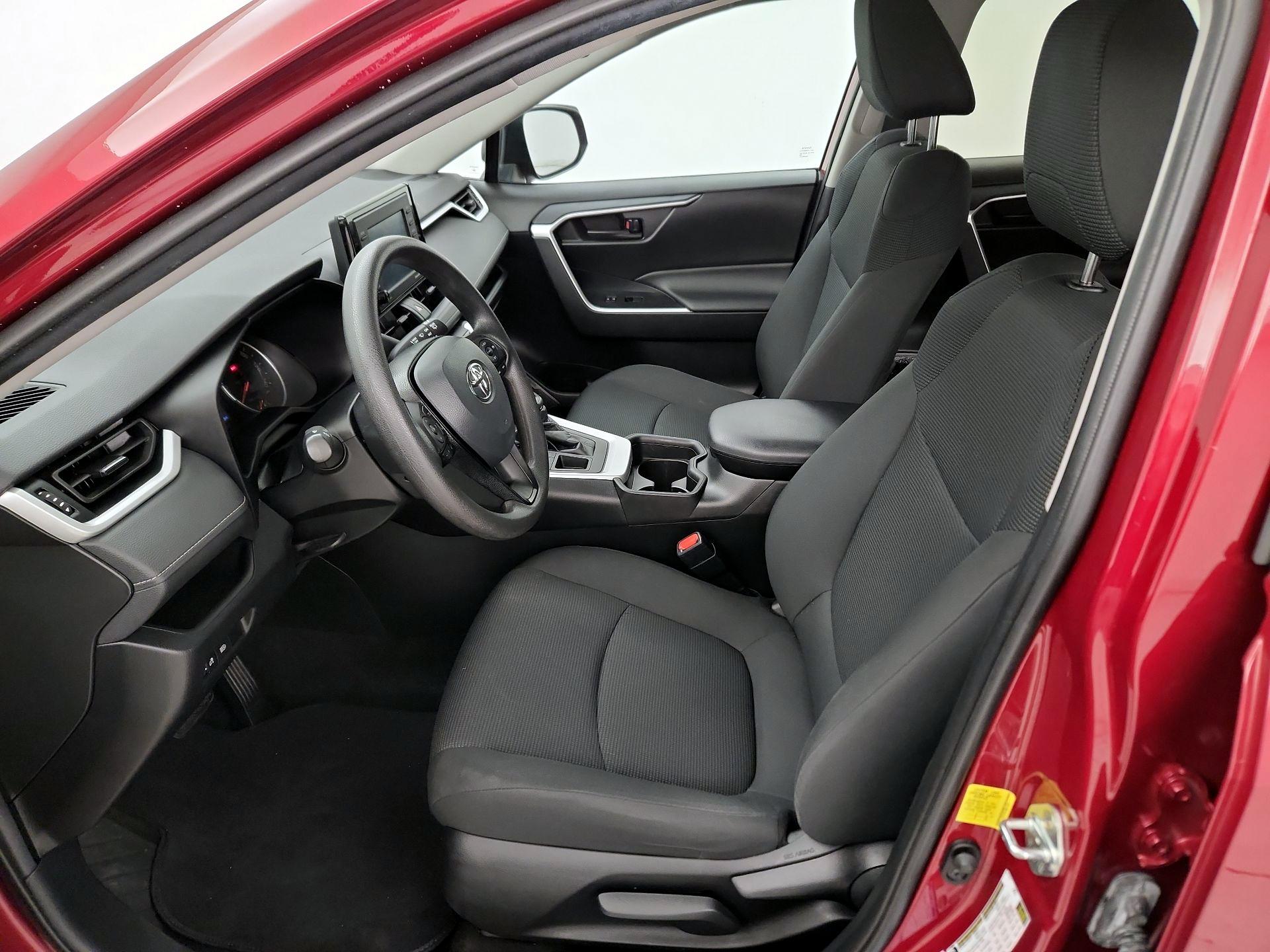 Thumbnail: 2021 Toyota RAV4 - 11