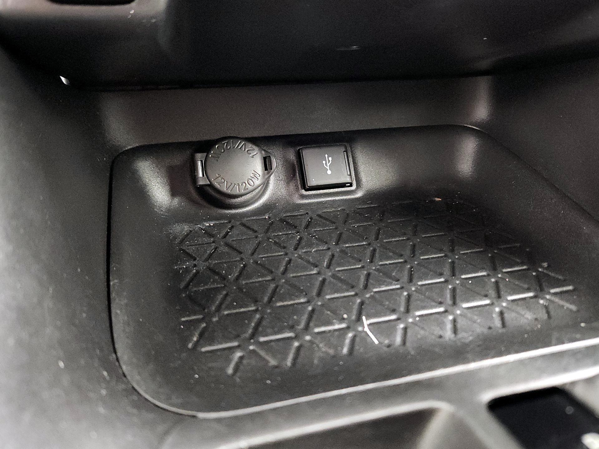 Thumbnail: 2021 Toyota RAV4 - 18