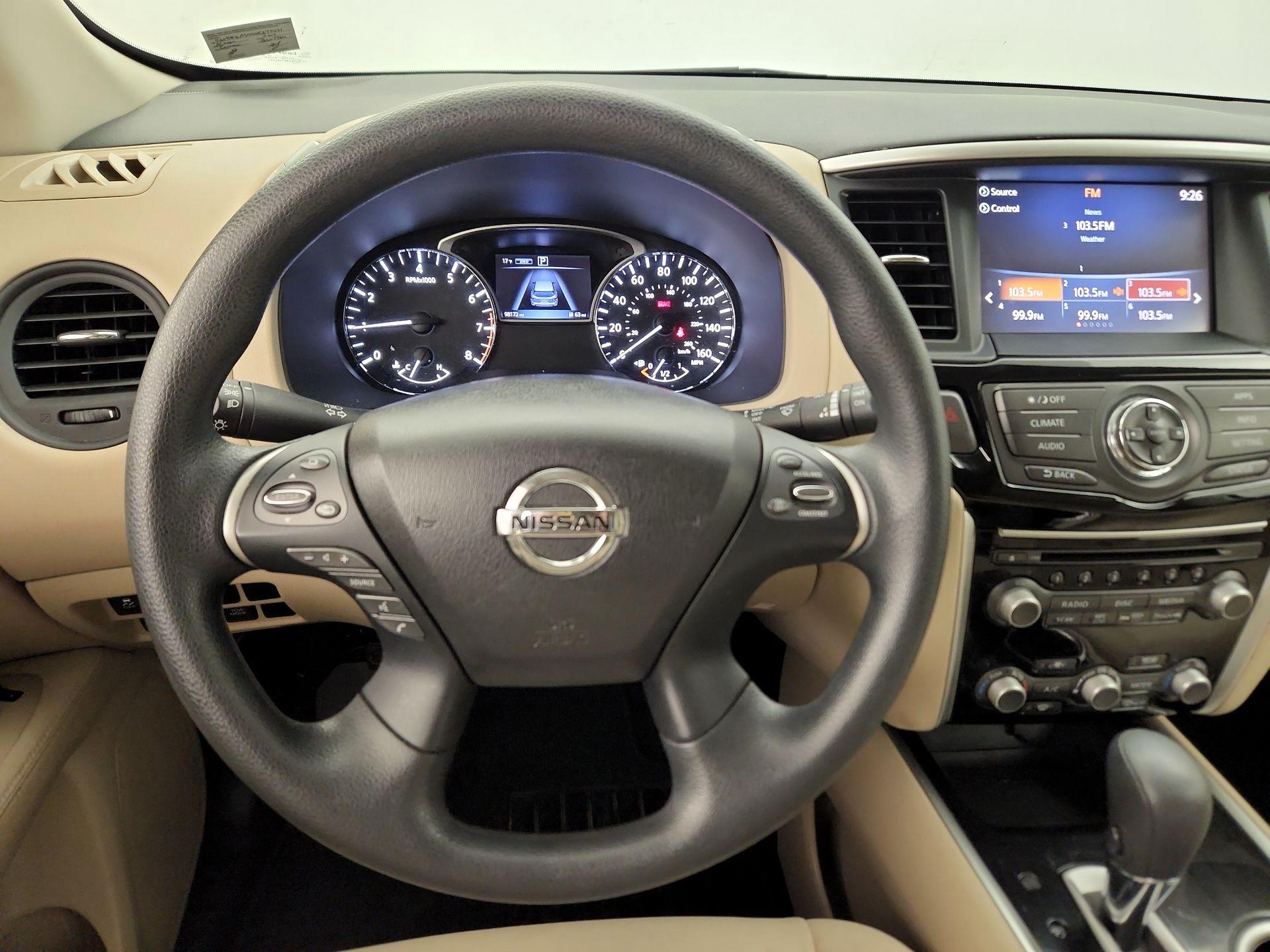 Thumbnail: 2017 Nissan Pathfinder - 10