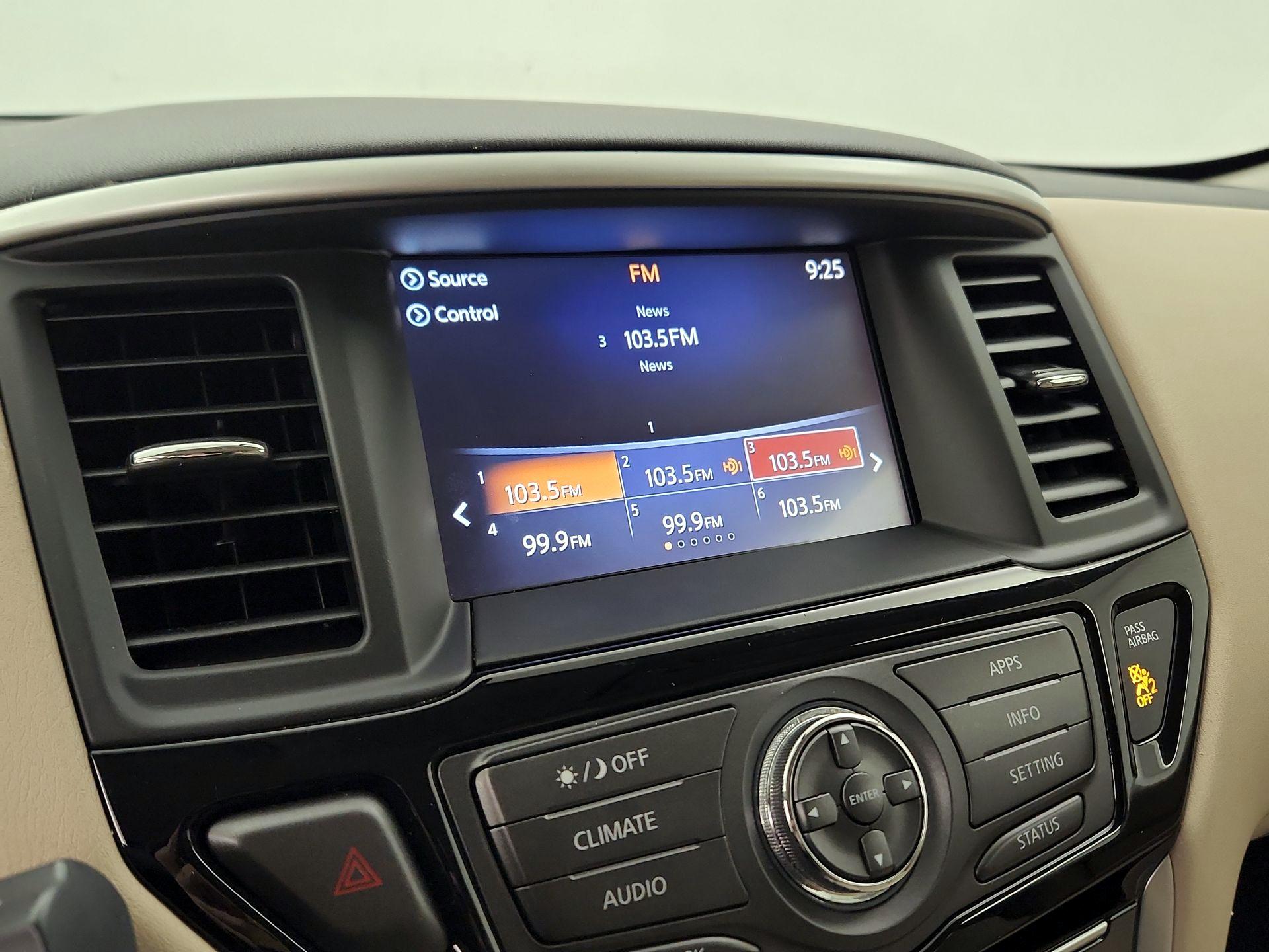 Thumbnail: 2017 Nissan Pathfinder - 15