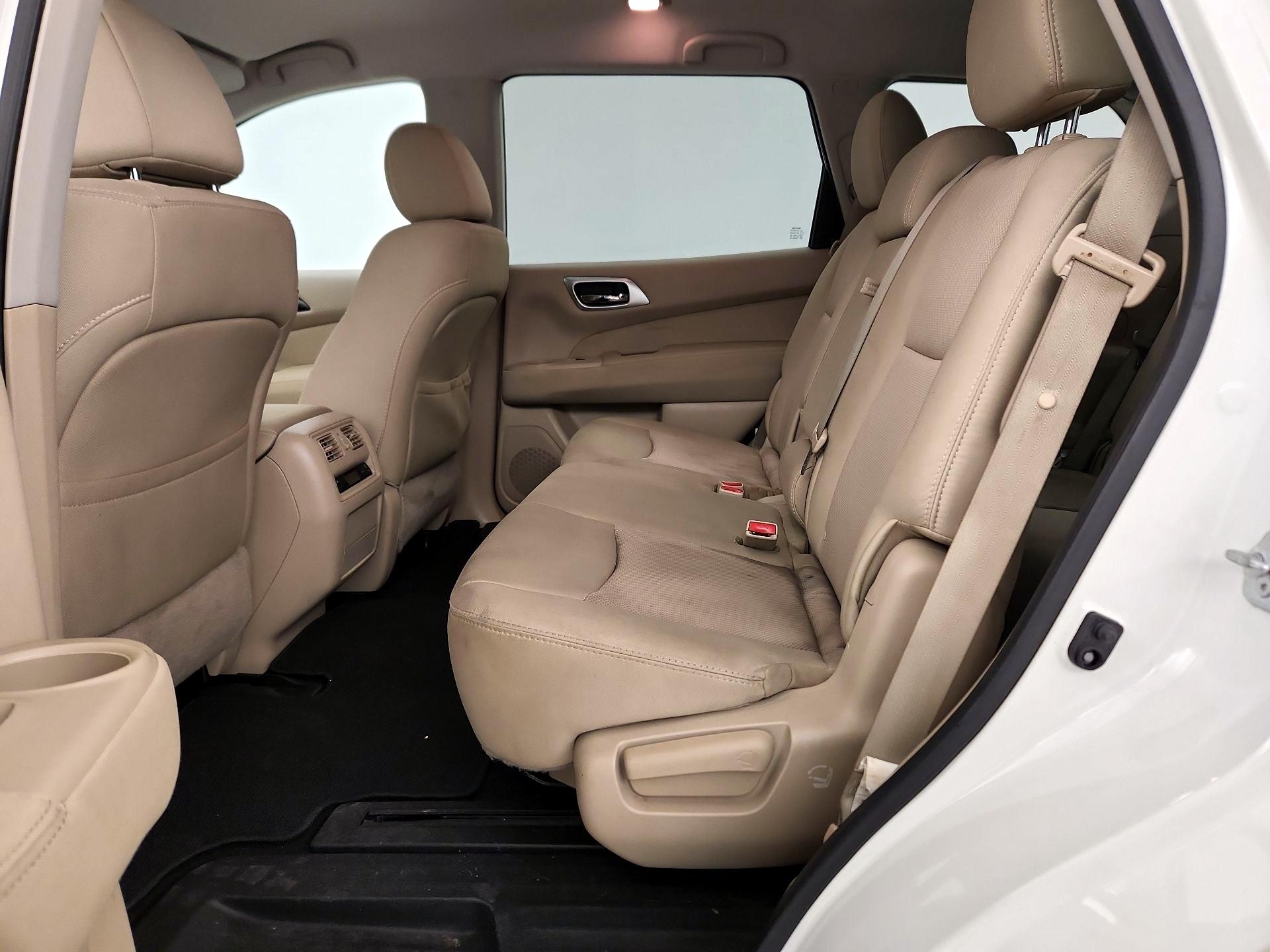 Thumbnail: 2017 Nissan Pathfinder - 19