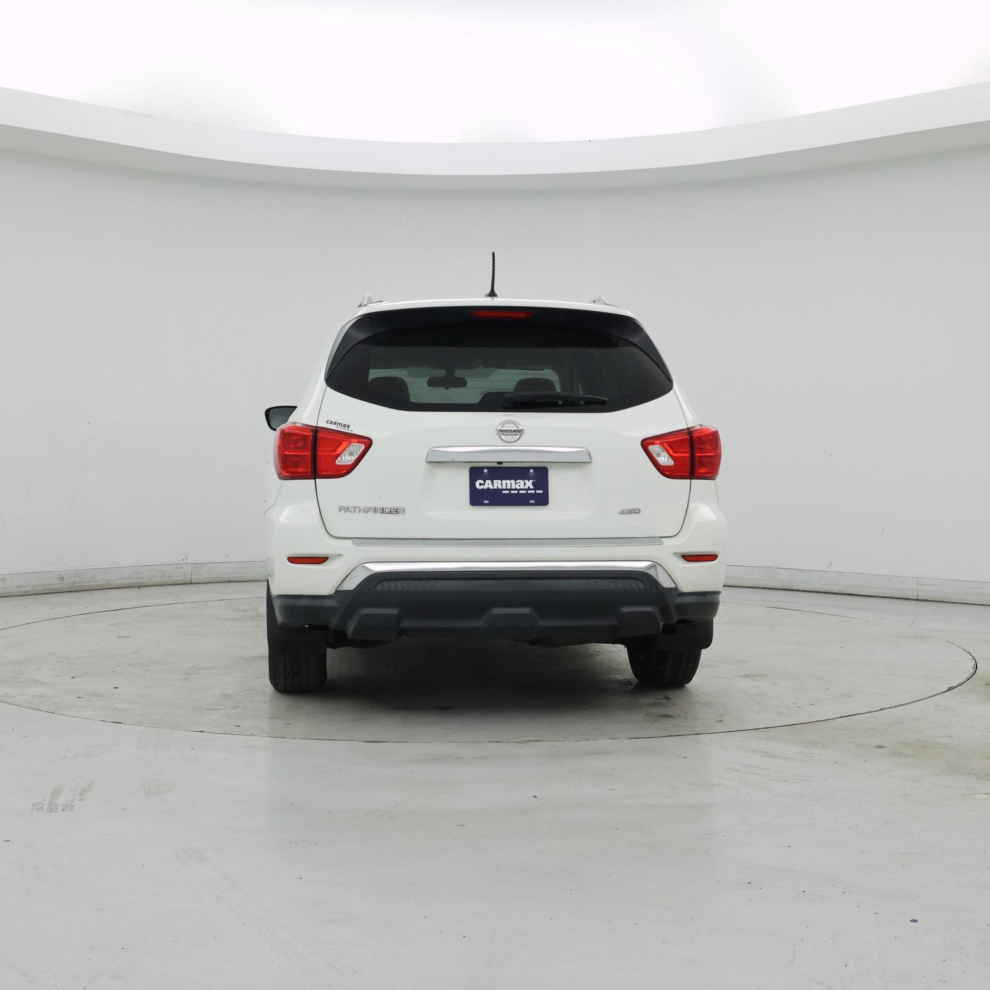 Thumbnail: 2017 Nissan Pathfinder - 6