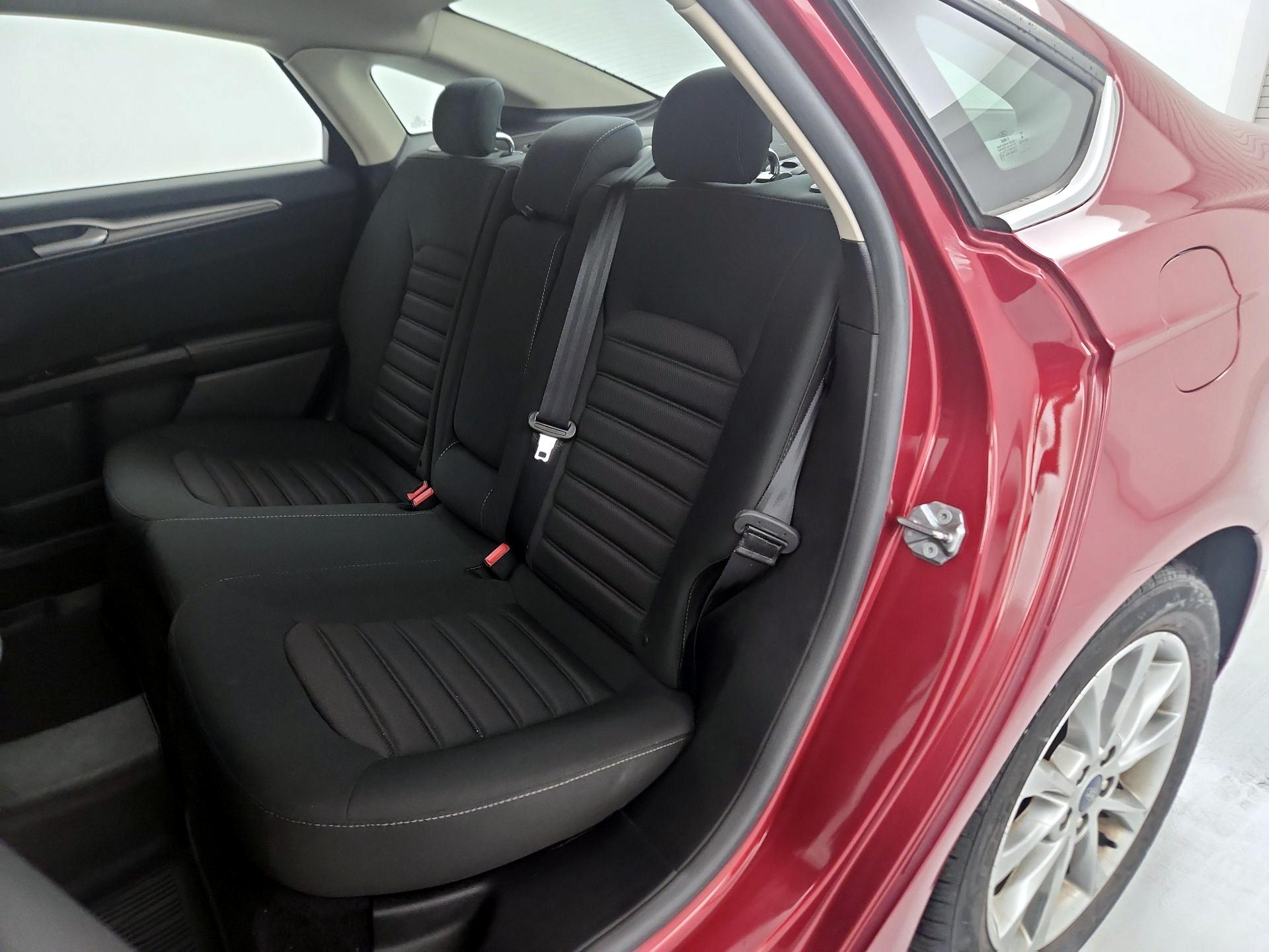 Thumbnail: 2017 Ford Fusion - 20