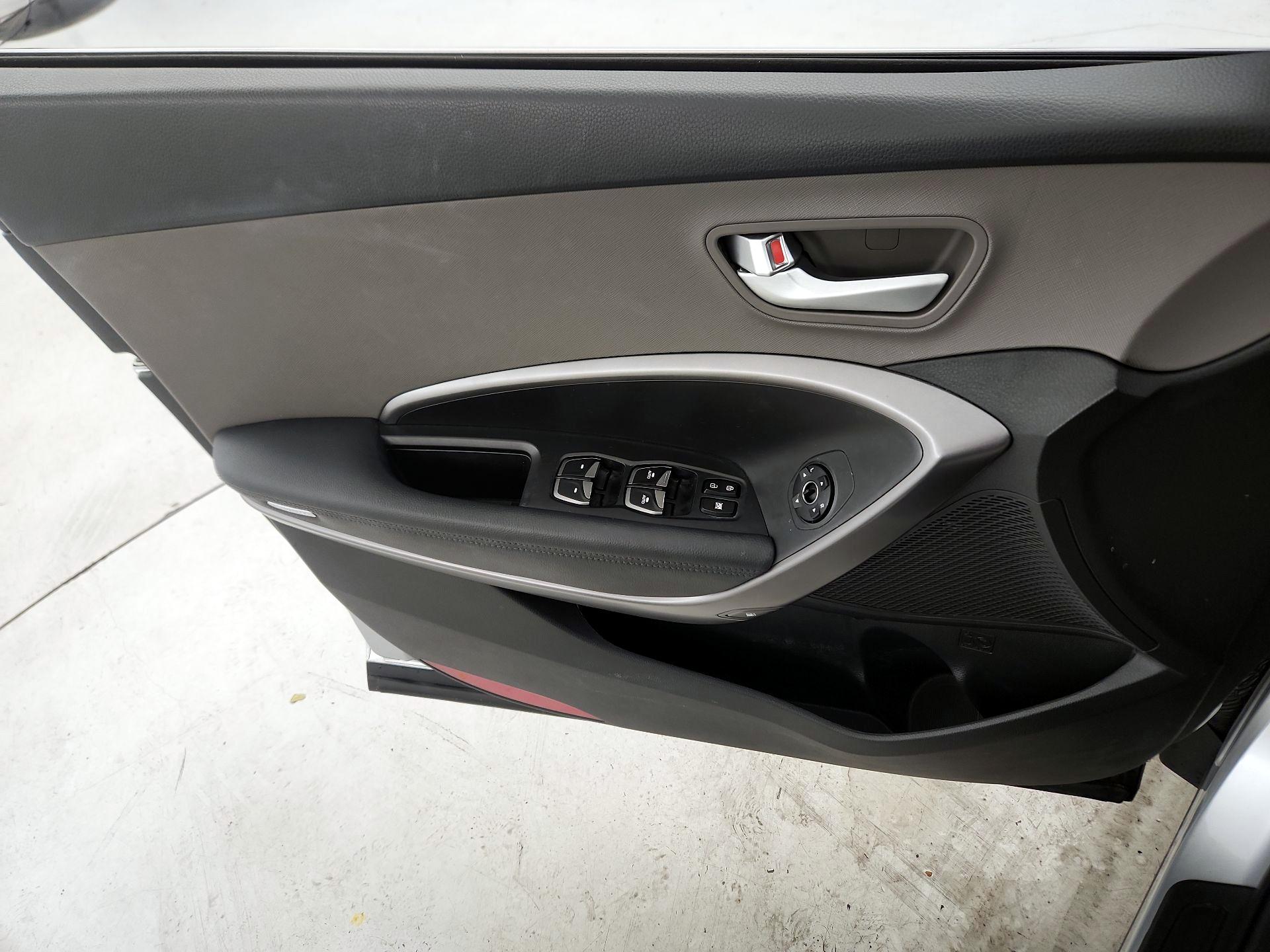 Thumbnail: 2017 Hyundai Santa Fe - 12