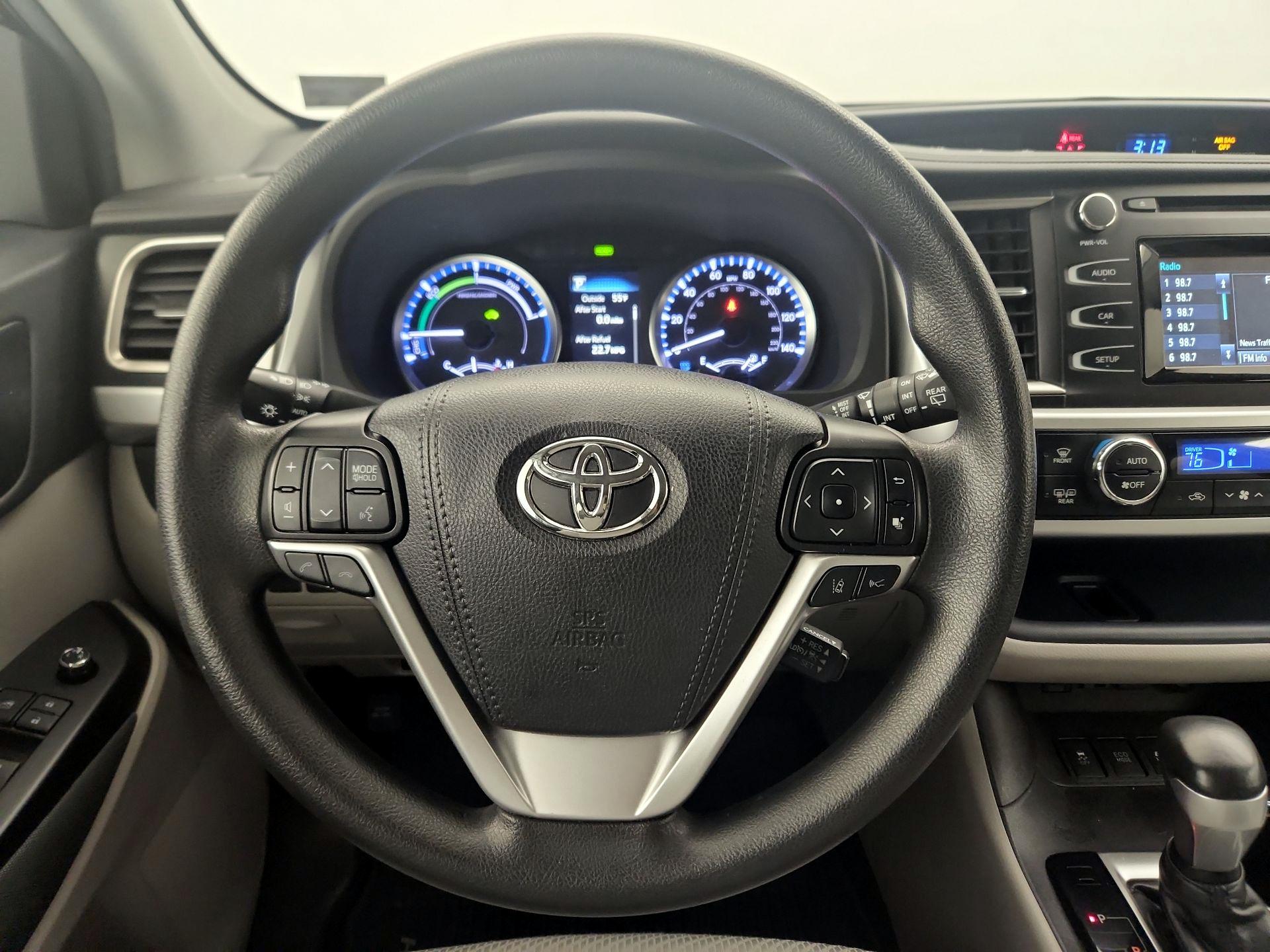 Thumbnail: 2019 Toyota Highlander - 10