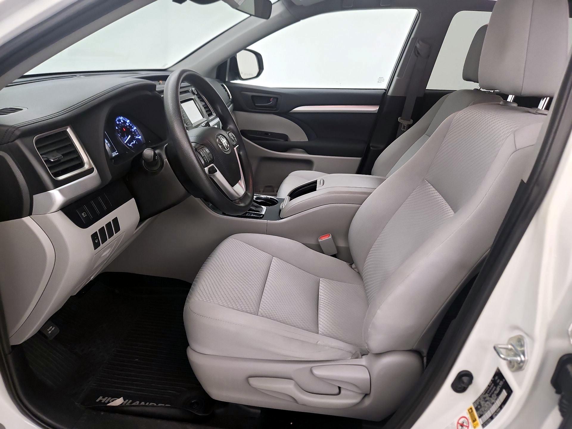 Thumbnail: 2019 Toyota Highlander - 11