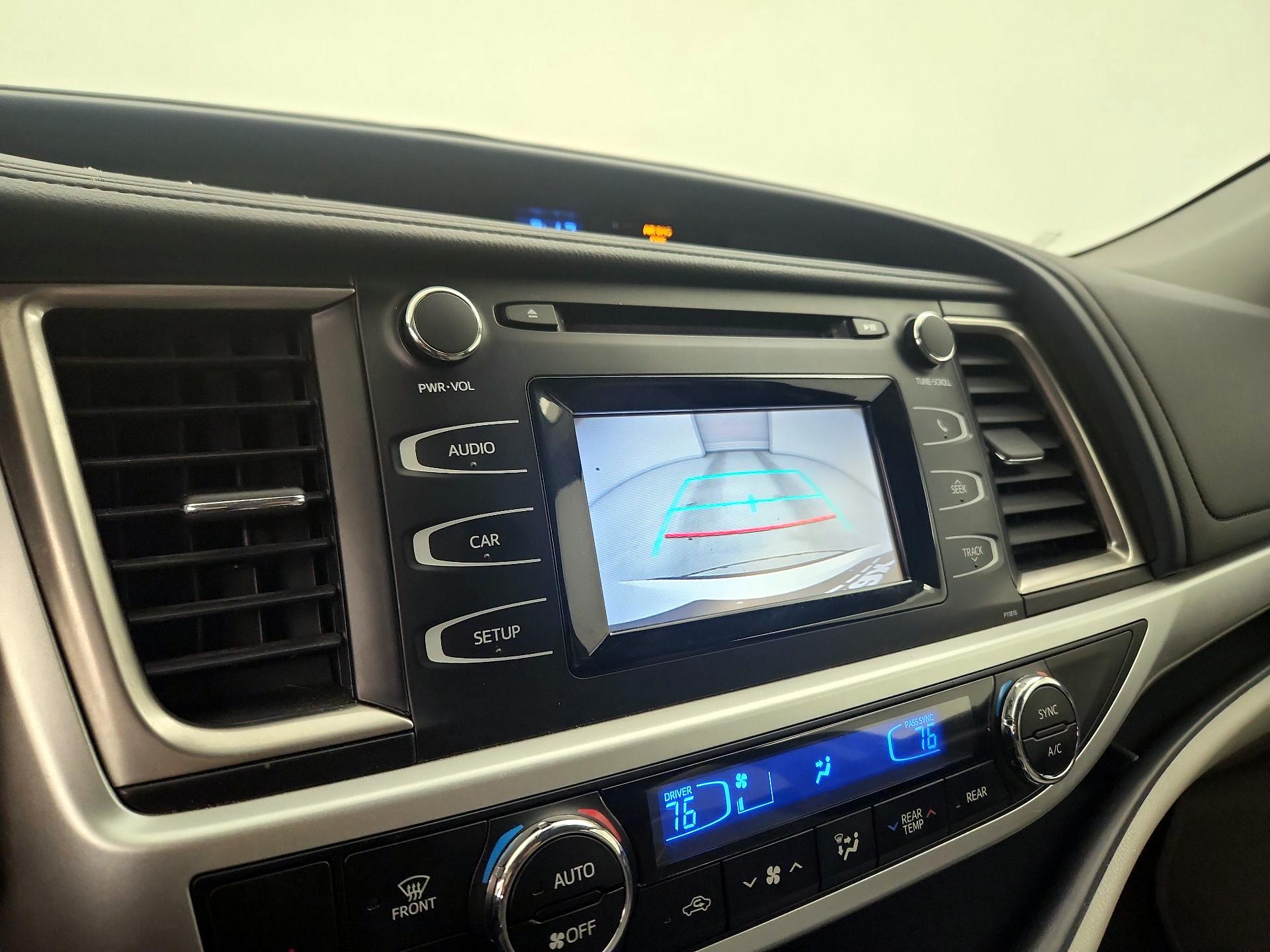 Thumbnail: 2019 Toyota Highlander - 13