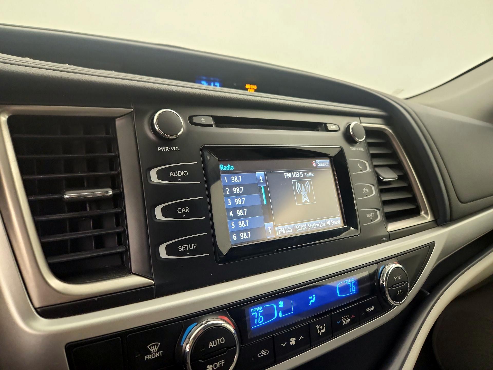 Thumbnail: 2019 Toyota Highlander - 14