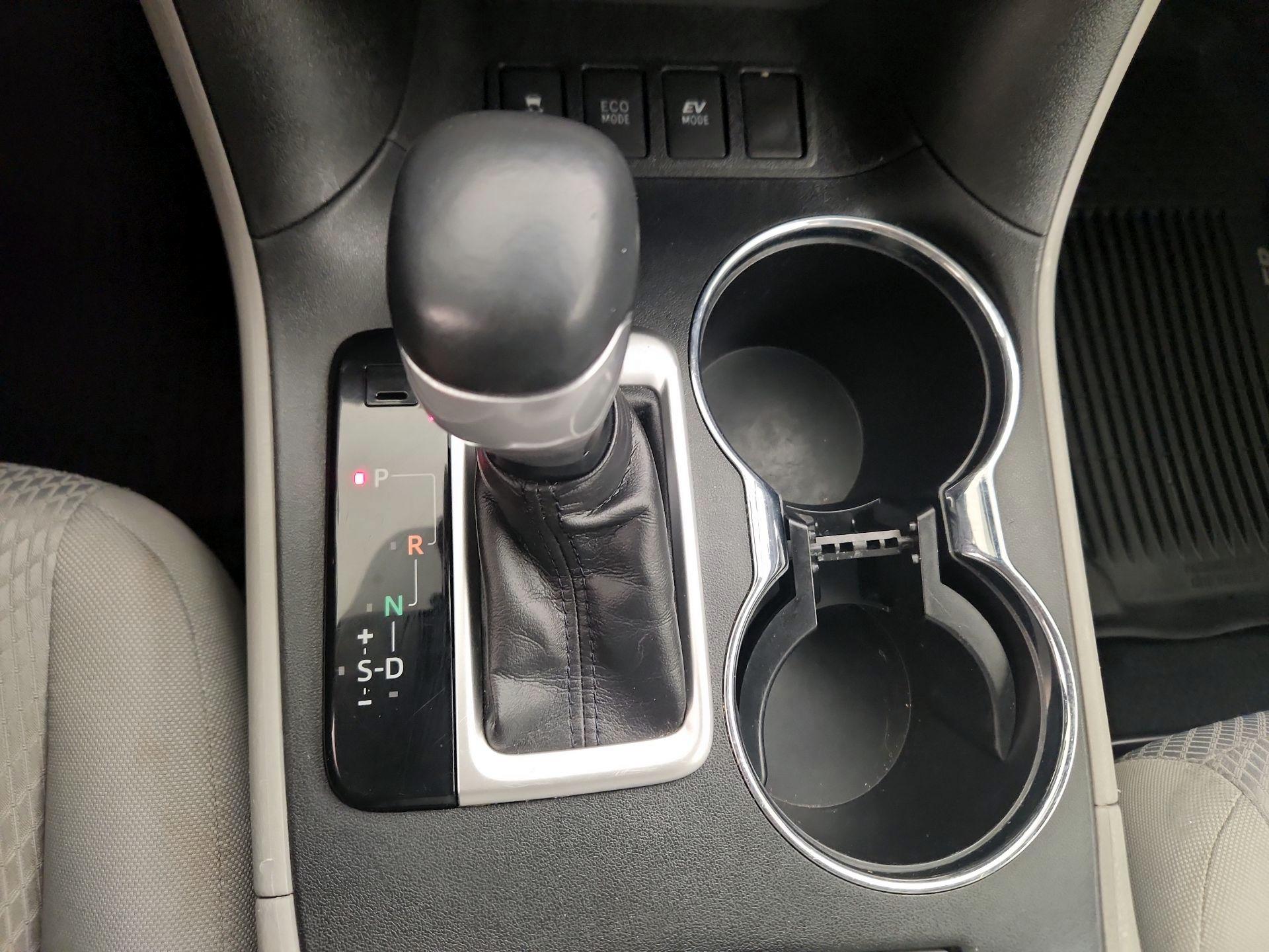 Thumbnail: 2019 Toyota Highlander - 16