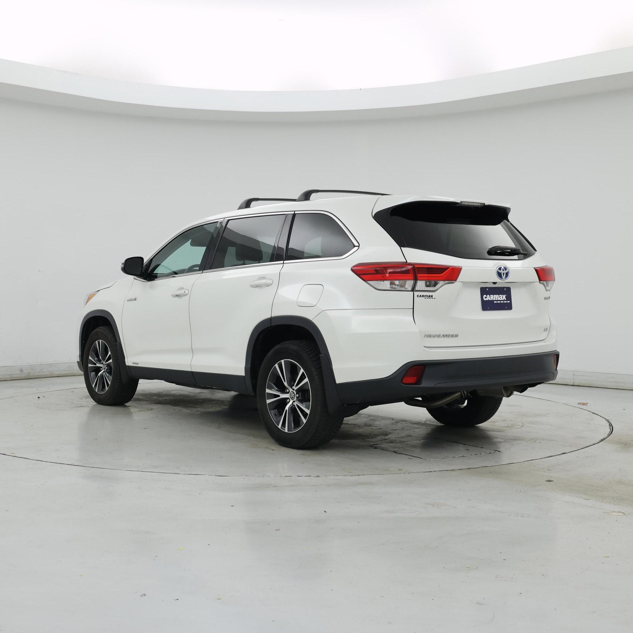 Thumbnail: 2019 Toyota Highlander - 2