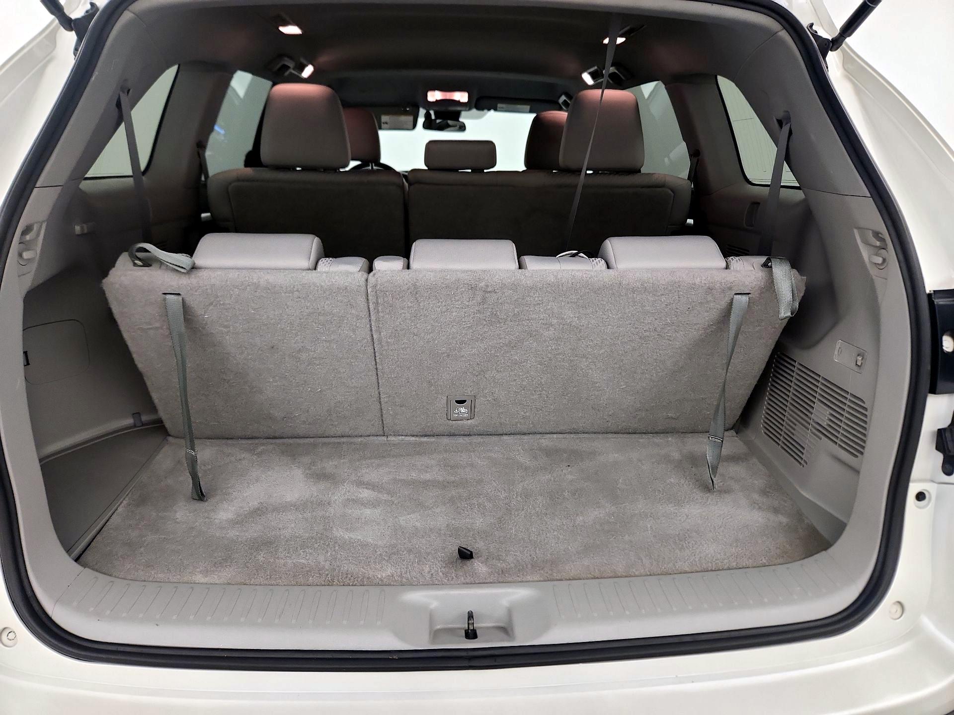 Thumbnail: 2019 Toyota Highlander - 20