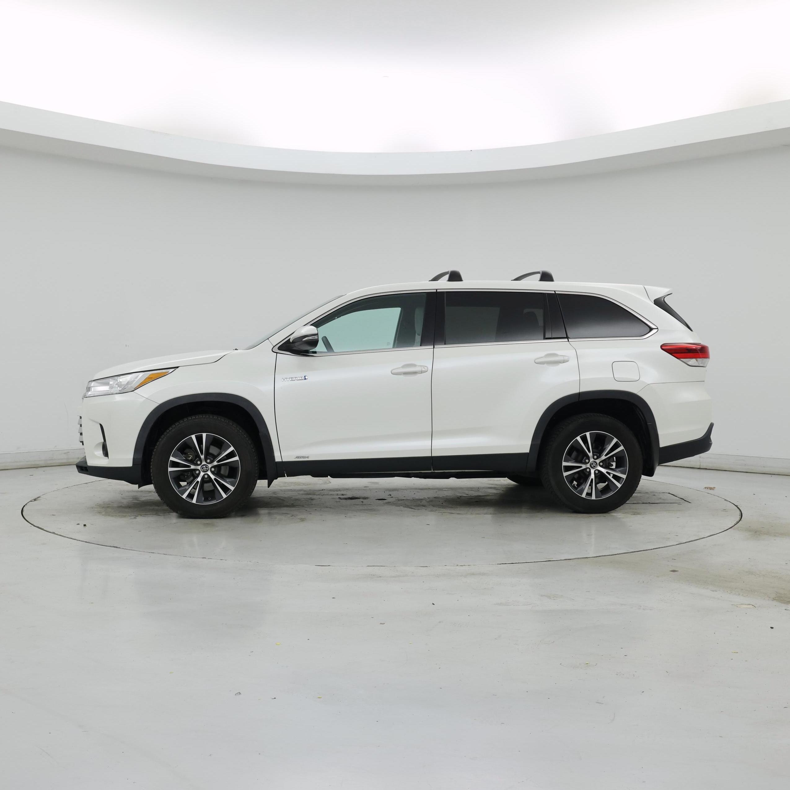 Thumbnail: 2019 Toyota Highlander - 3