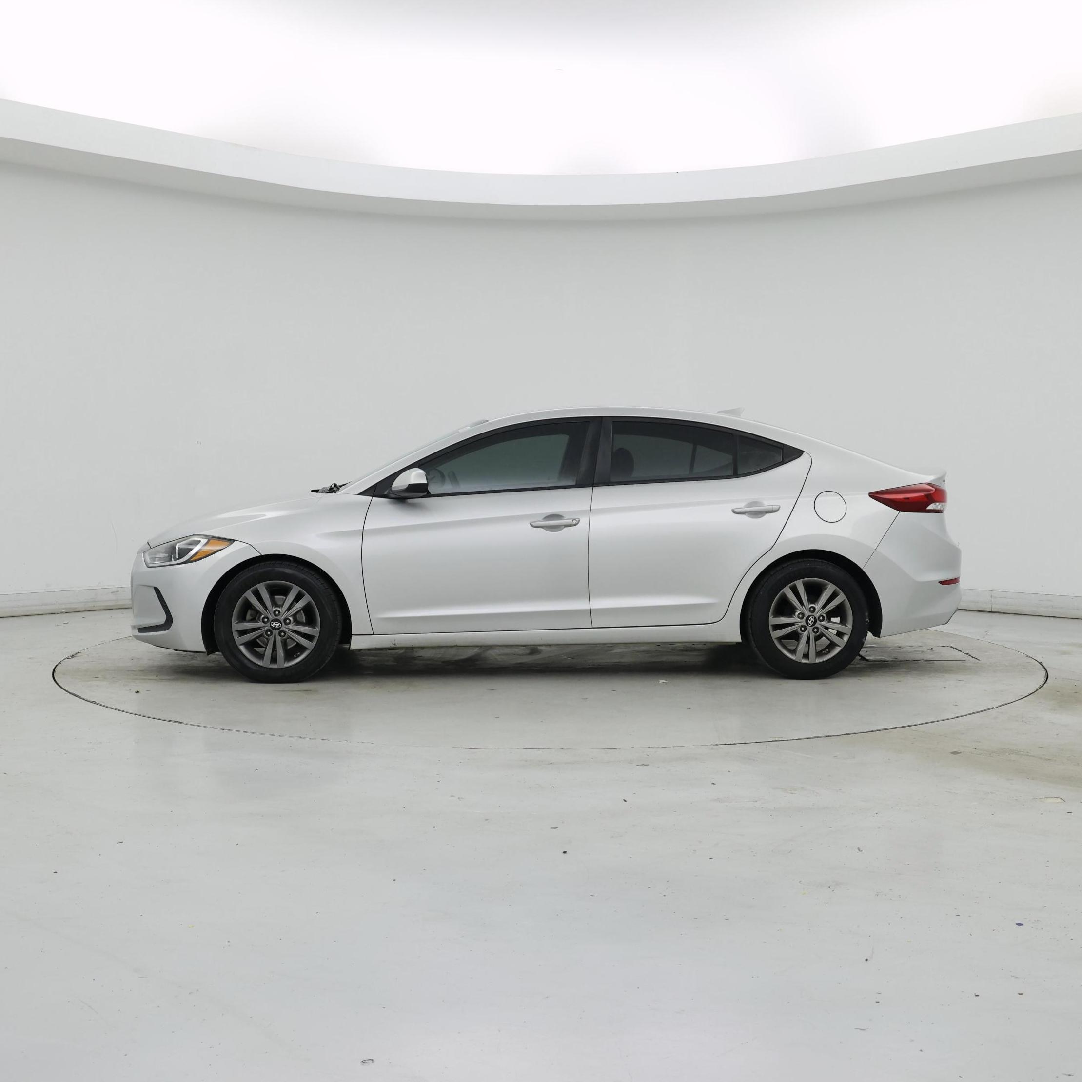 Thumbnail: 2017 Hyundai Elantra - 3