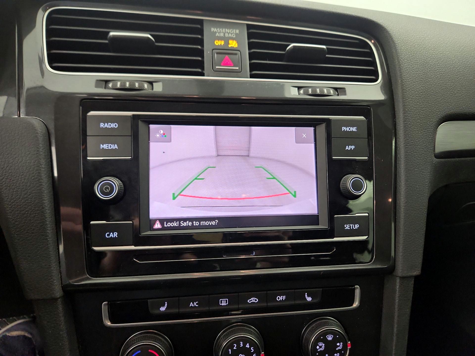 Thumbnail: 2018 Volkswagen Golf - 14