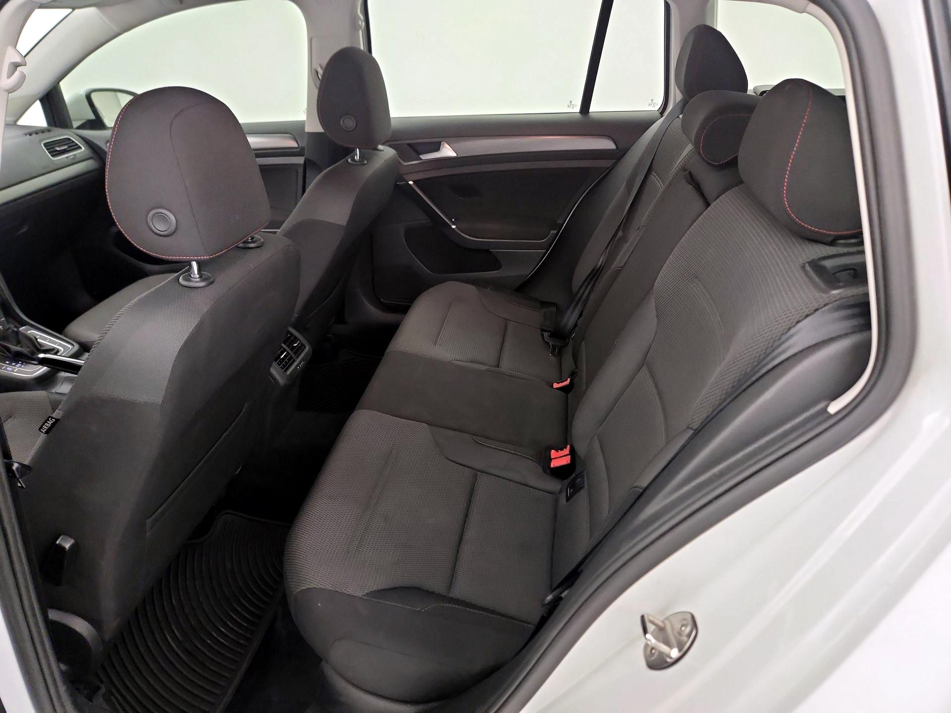 Thumbnail: 2018 Volkswagen Golf - 19