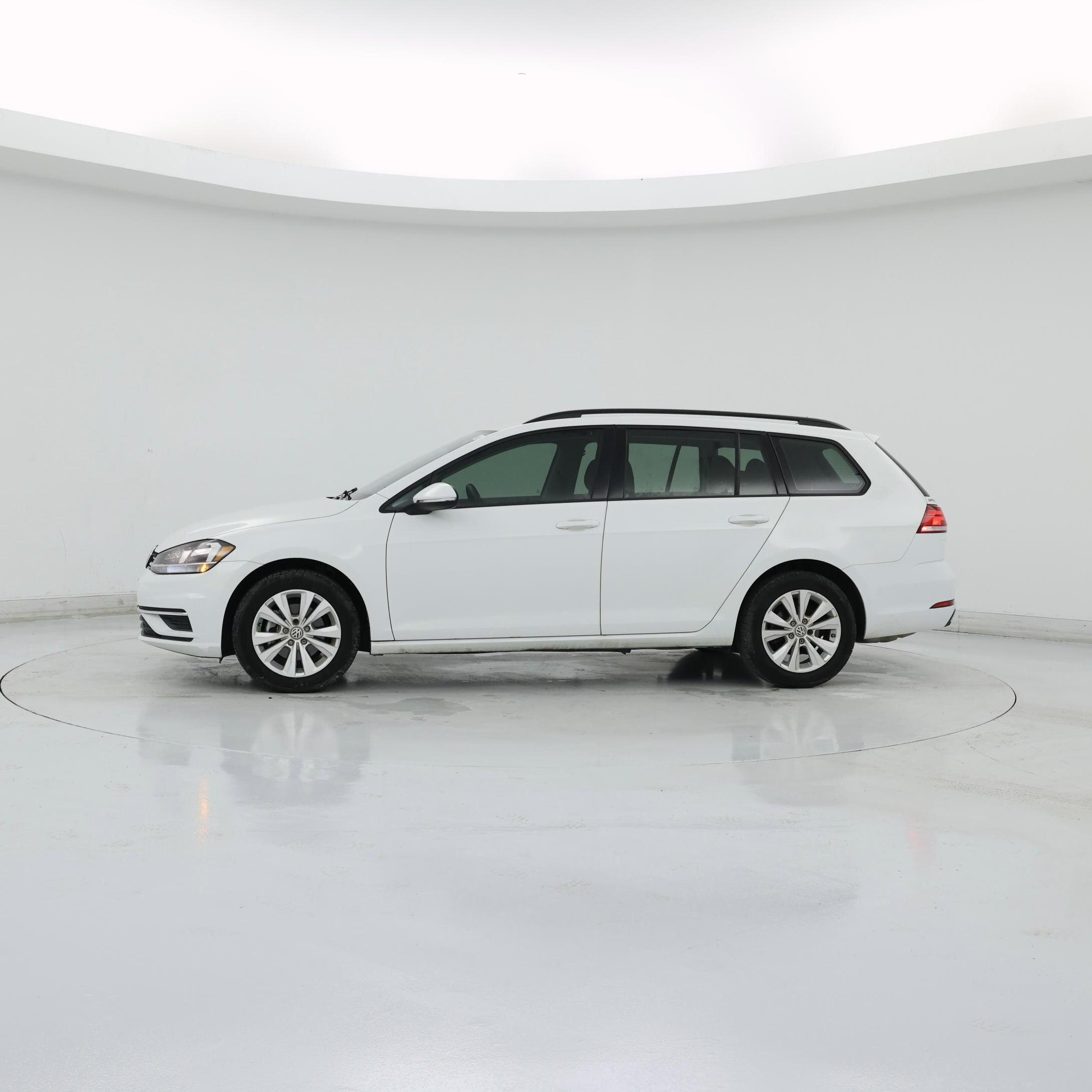 Thumbnail: 2018 Volkswagen Golf - 3