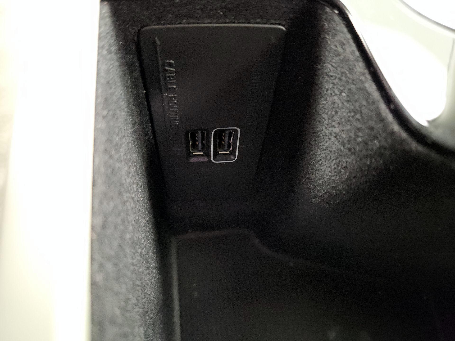 Thumbnail: 2018 Volvo V90 - 18