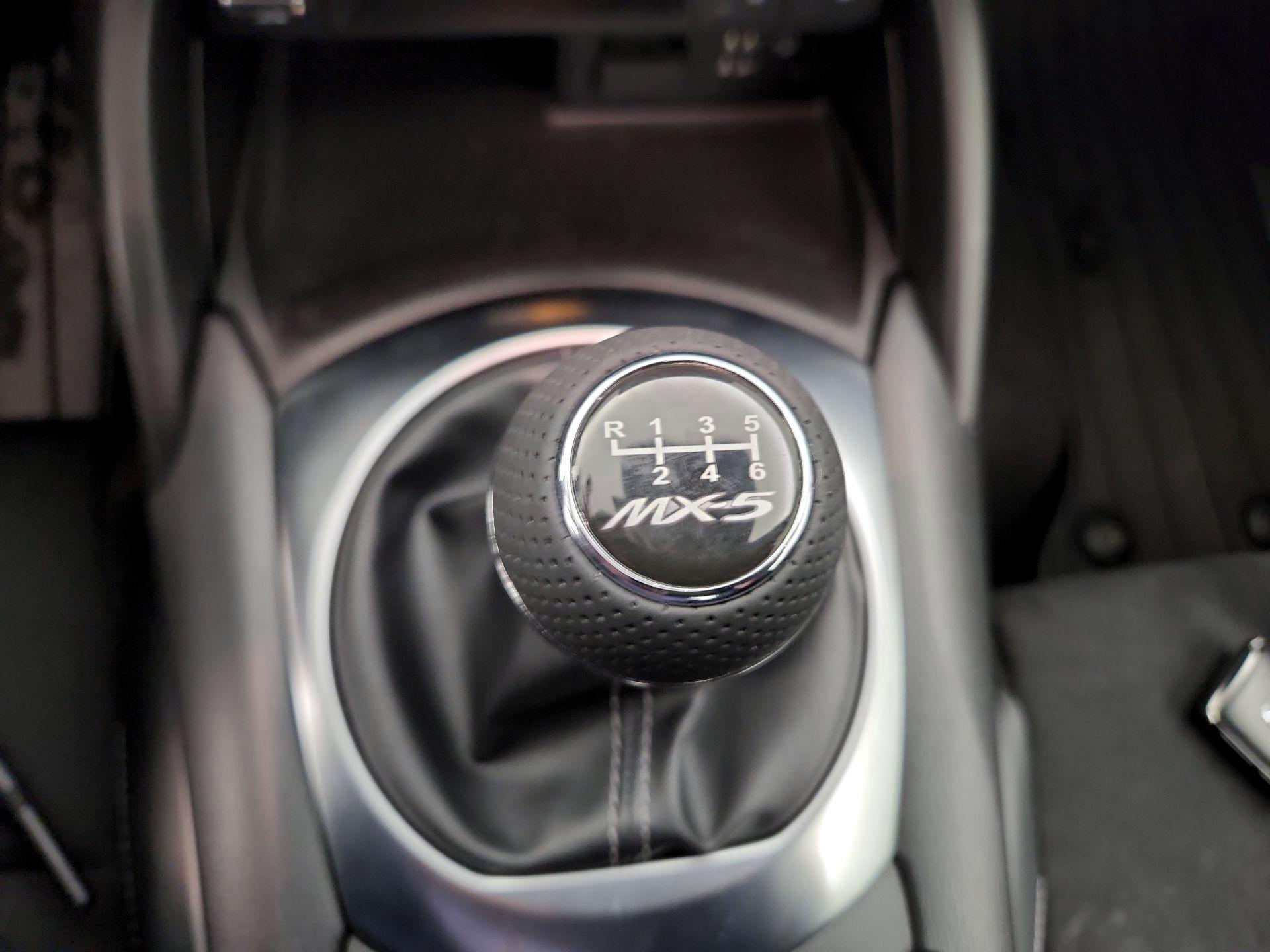 Thumbnail: 2021 Mazda MX-5 Miata - 17