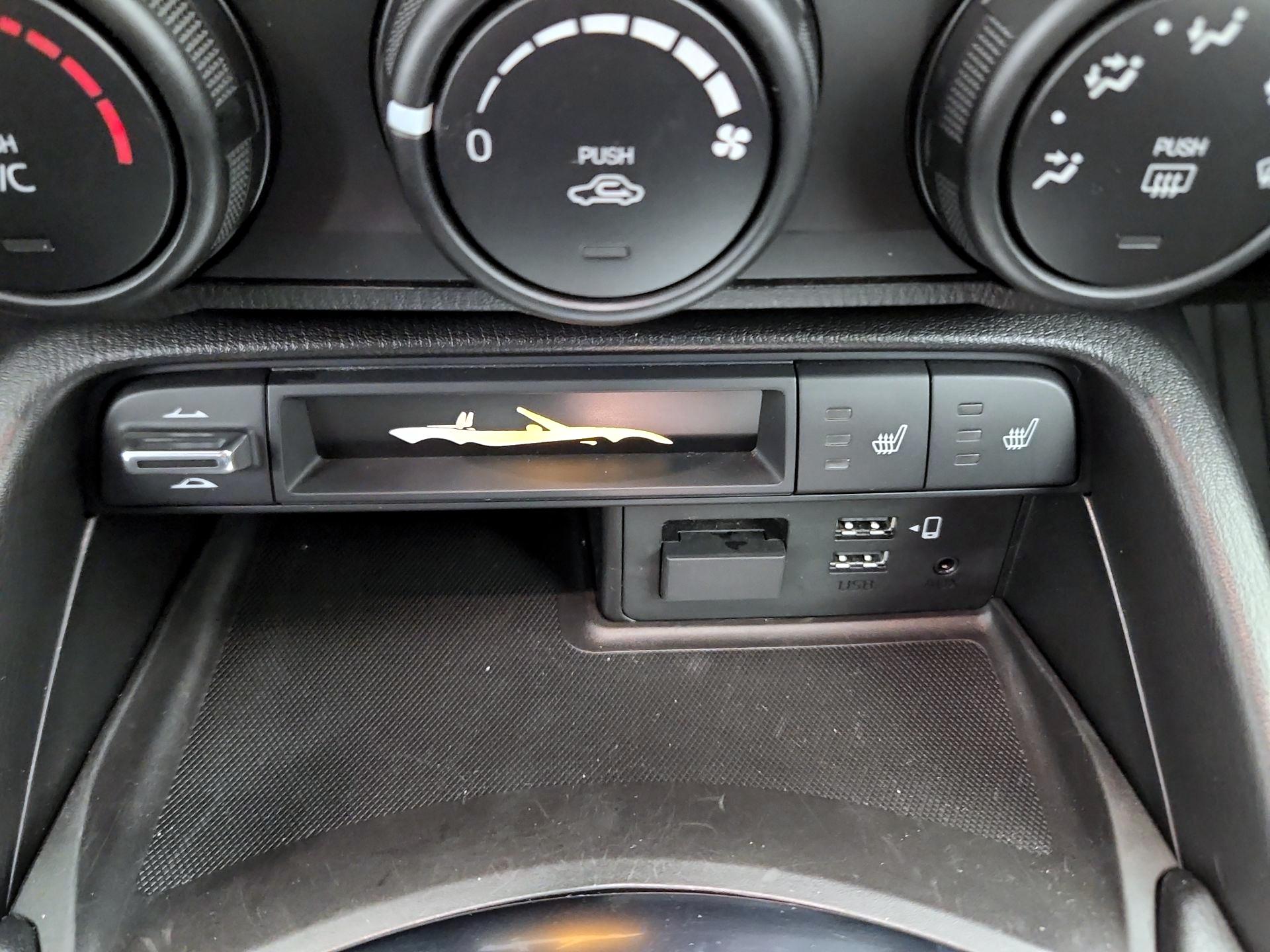 Thumbnail: 2021 Mazda MX-5 Miata - 18