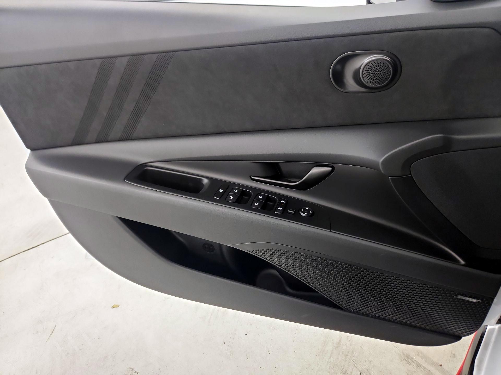 Thumbnail: 2025 Hyundai Elantra - 12