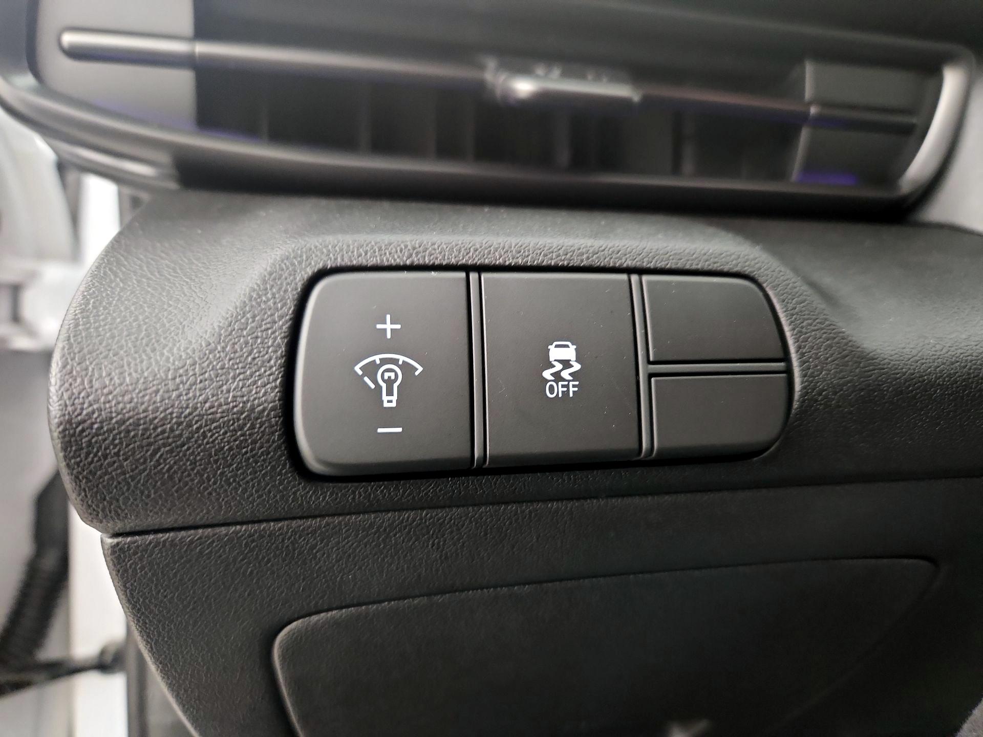 Thumbnail: 2025 Hyundai Elantra - 13