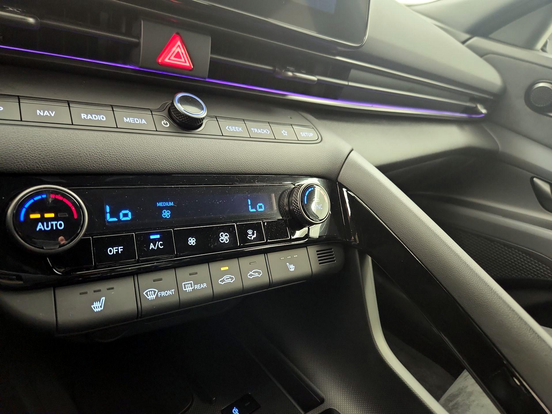 Thumbnail: 2025 Hyundai Elantra - 17