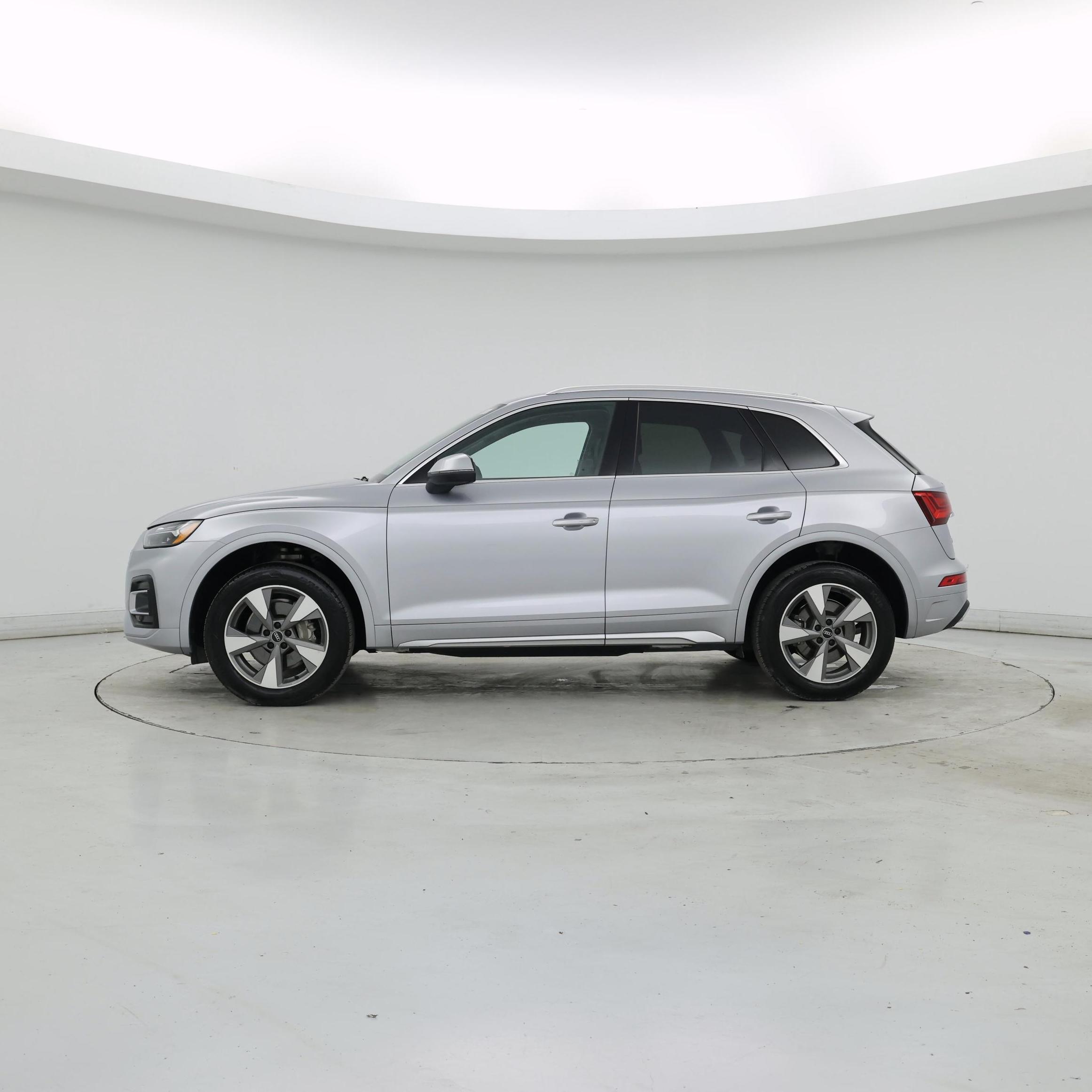 Thumbnail: 2023 Audi Q5 - 3