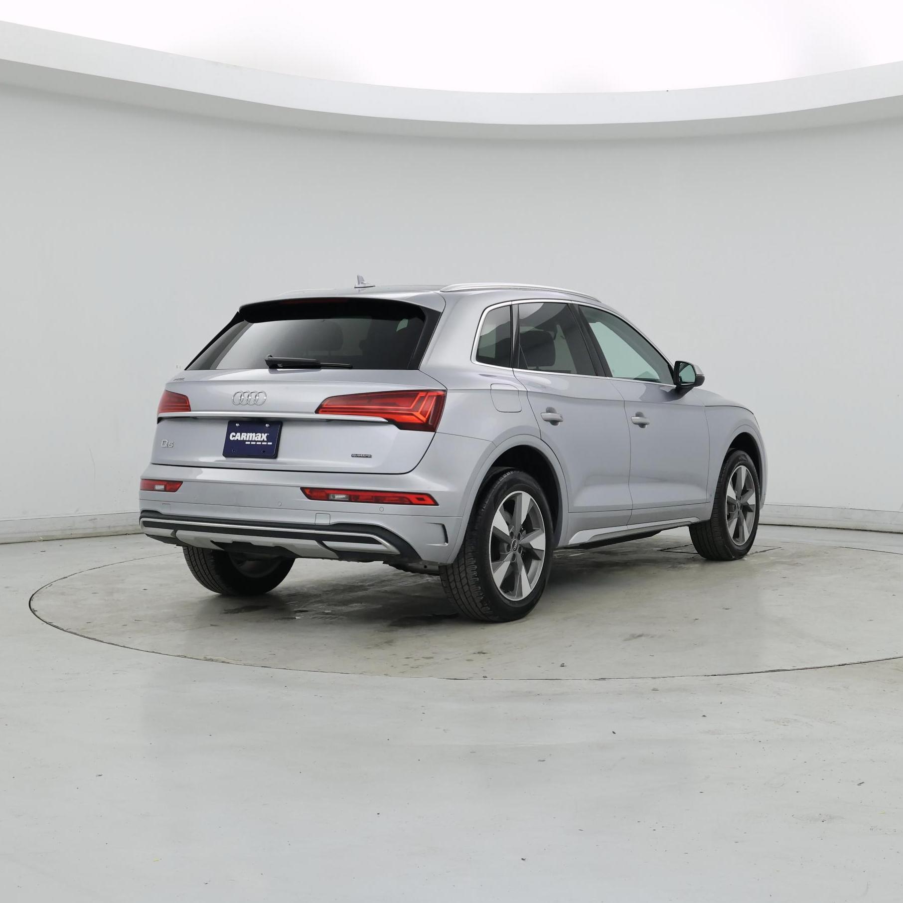 Thumbnail: 2023 Audi Q5 - 8