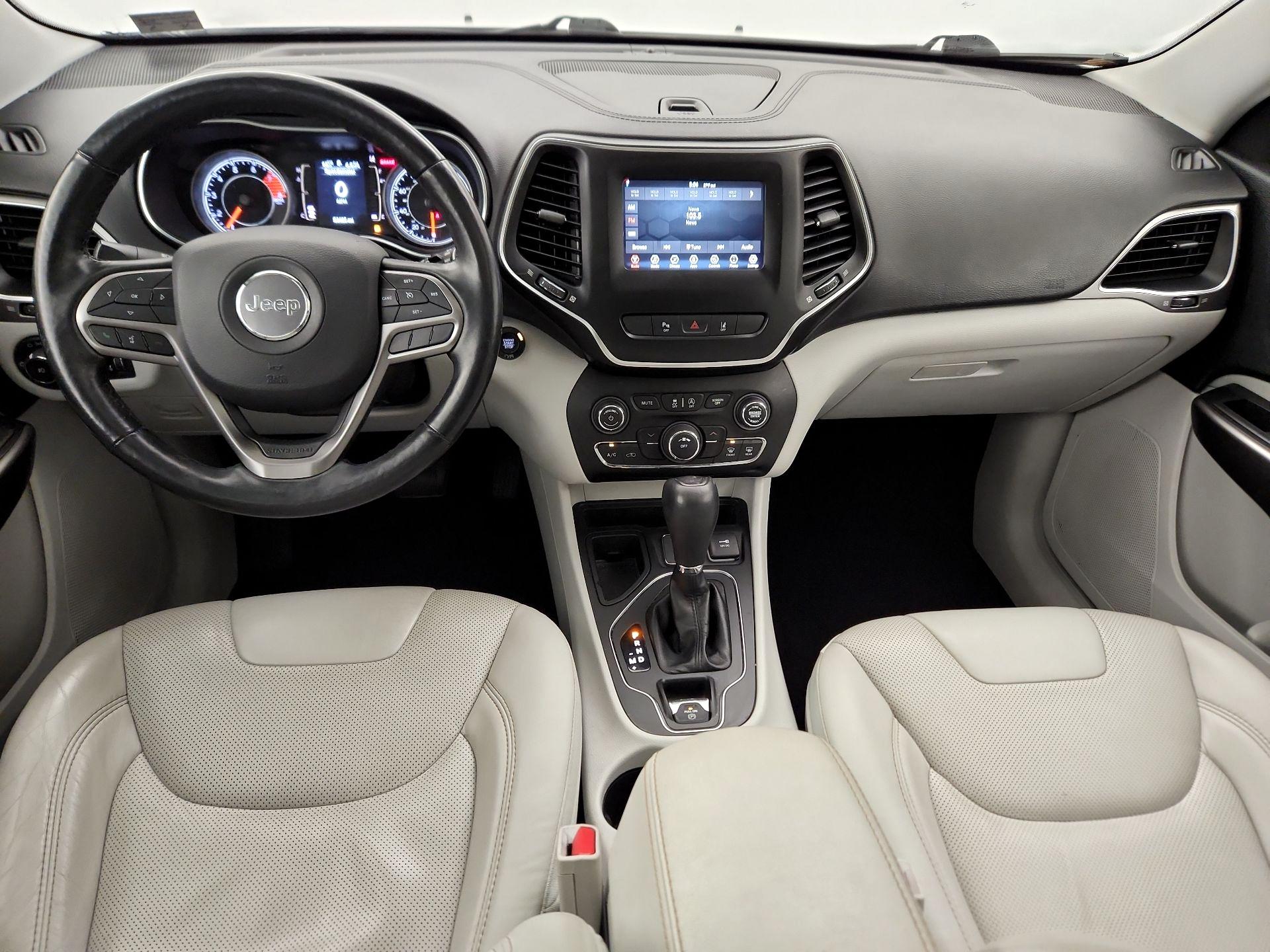 Thumbnail: 2020 Jeep Cherokee - 9