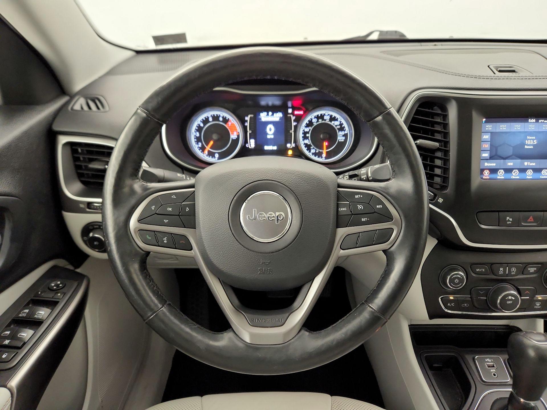 Thumbnail: 2020 Jeep Cherokee - 10