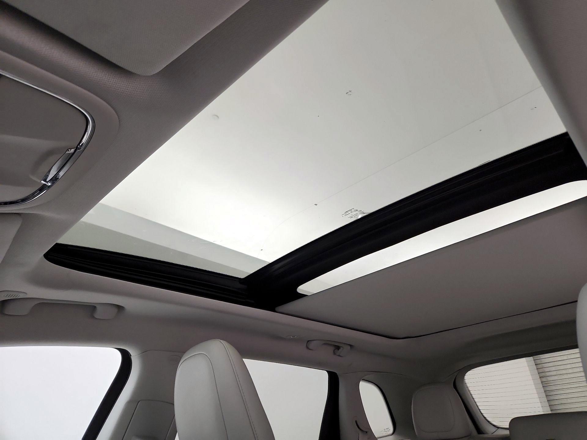 Thumbnail: 2020 Jeep Cherokee - 19