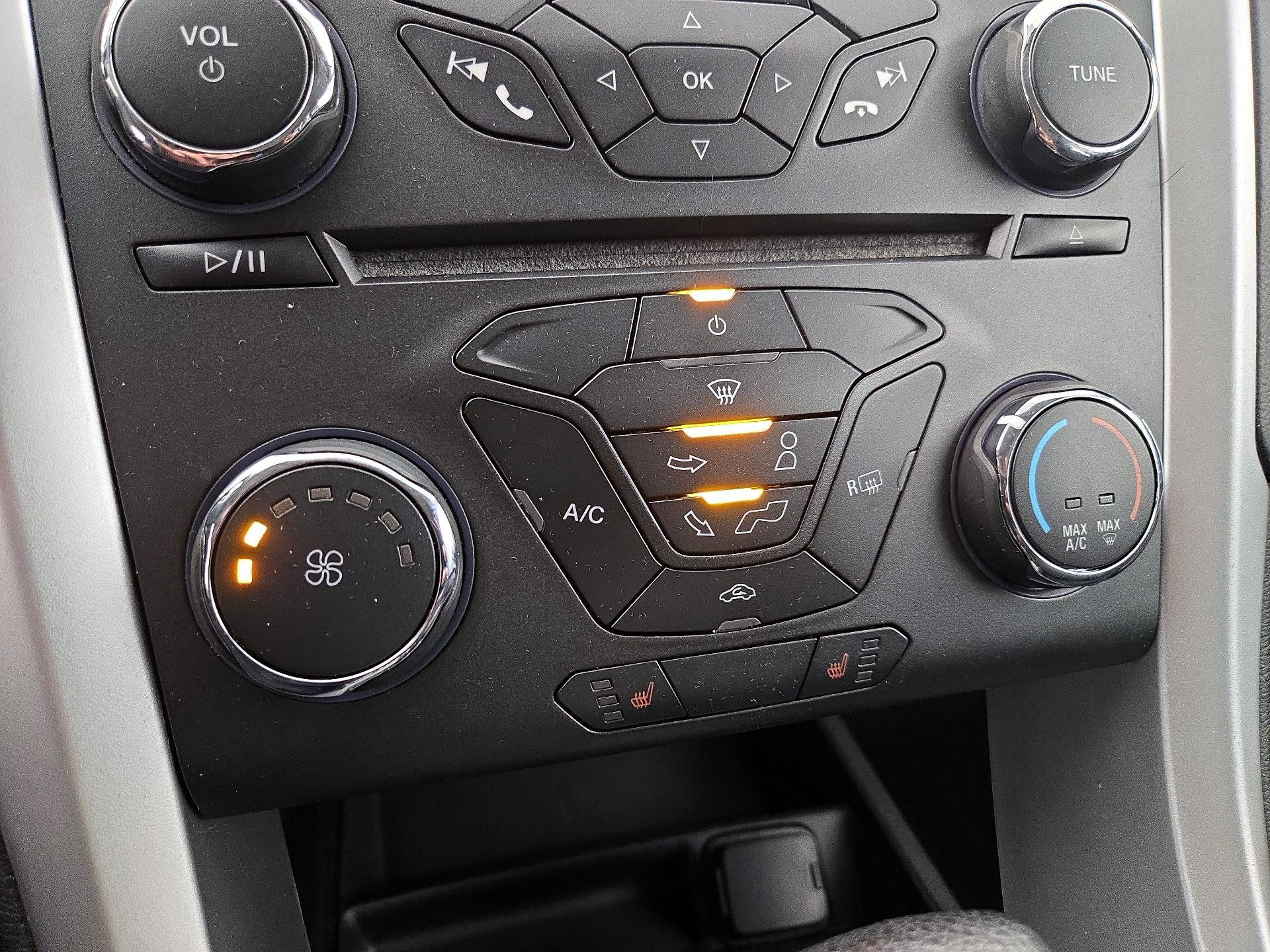 Thumbnail: 2016 Ford Fusion - 16