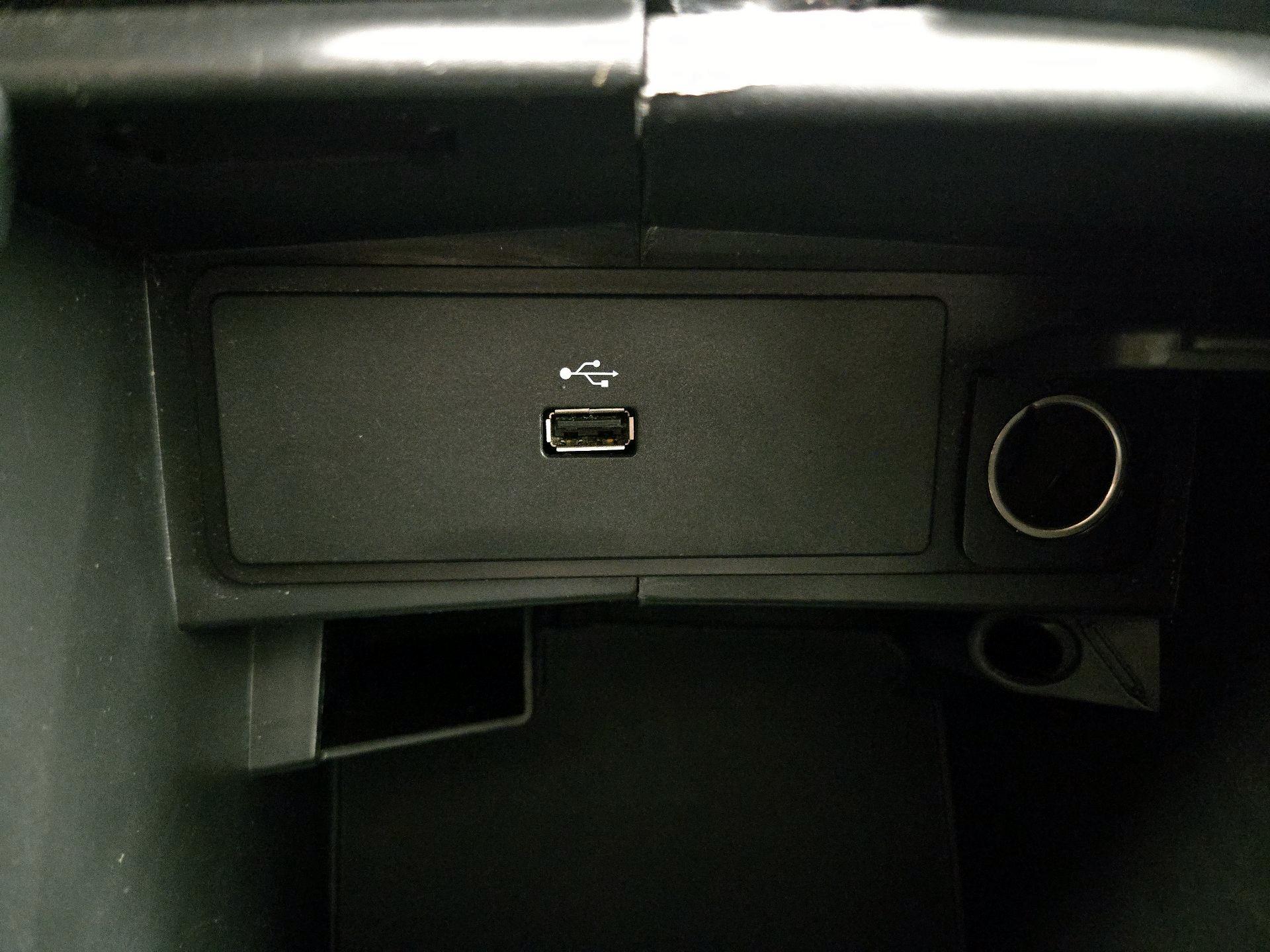 Thumbnail: 2016 Ford Fusion - 18