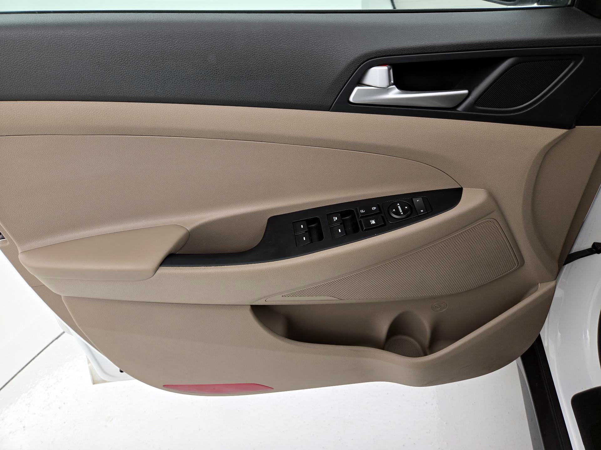 Thumbnail: 2020 Hyundai Tucson - 12