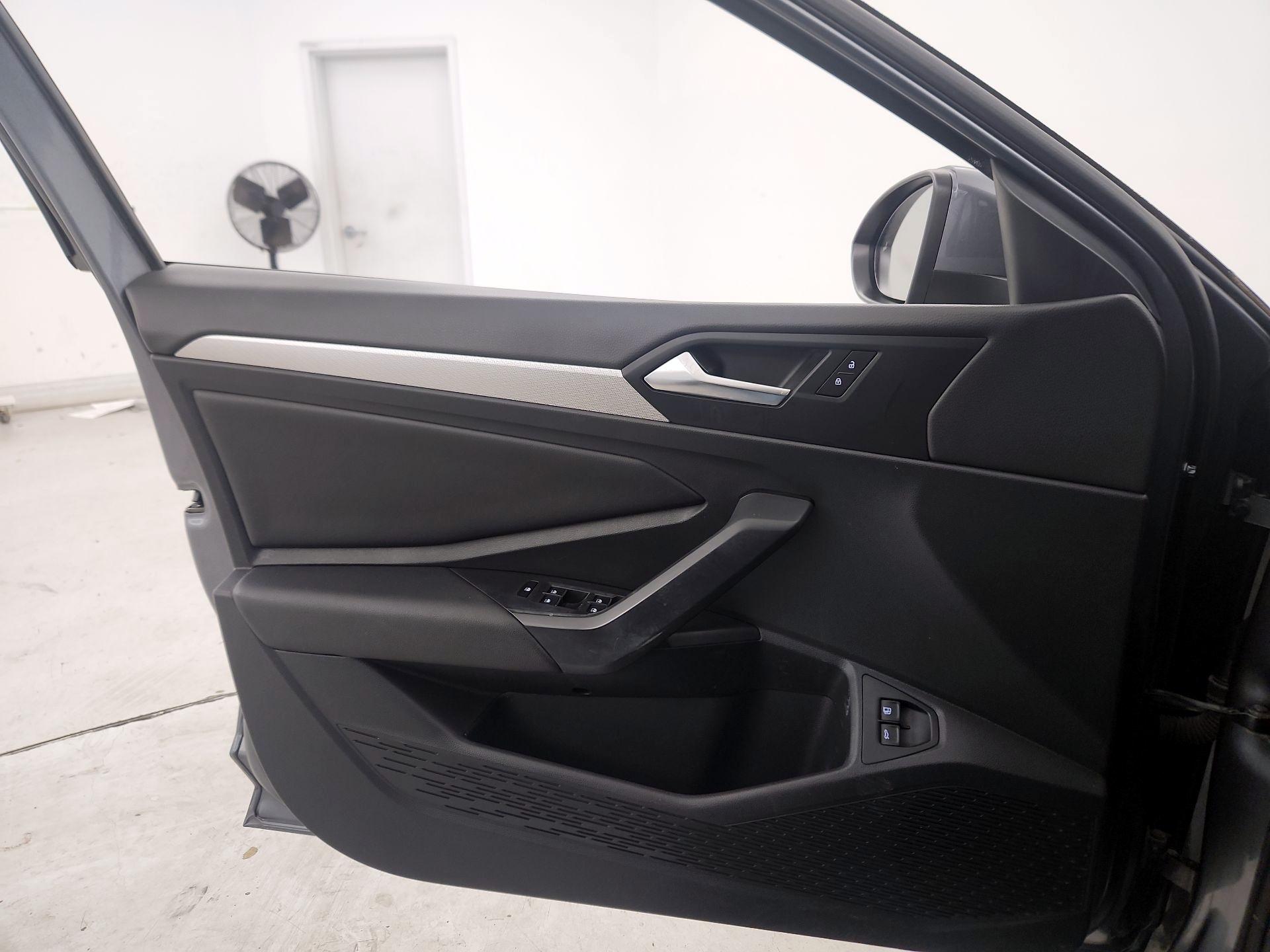 Thumbnail: 2021 Volkswagen Jetta - 12