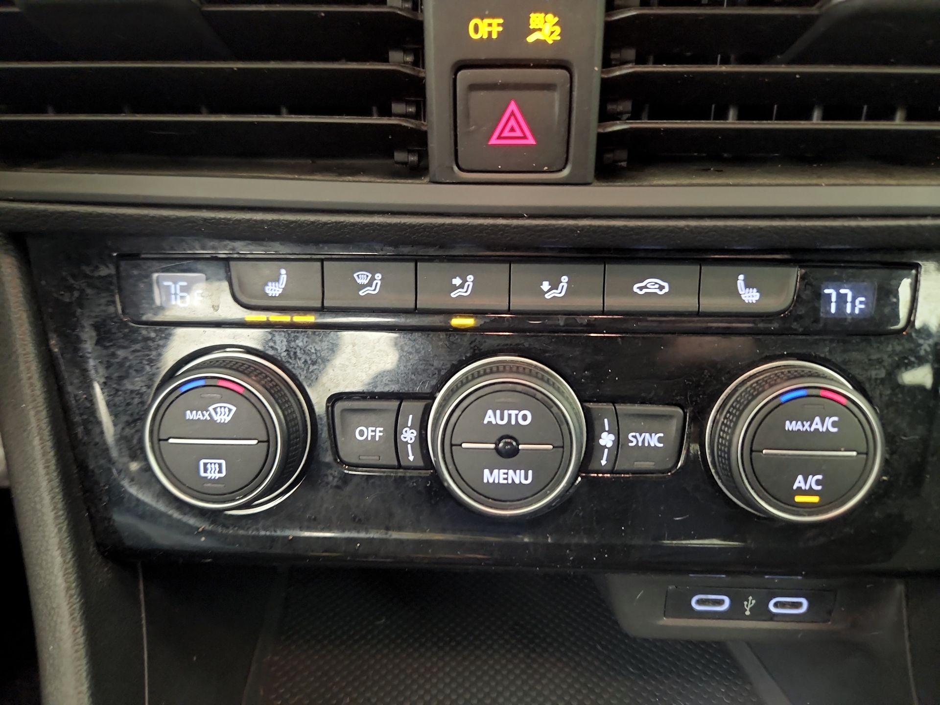 Thumbnail: 2021 Volkswagen Jetta - 16