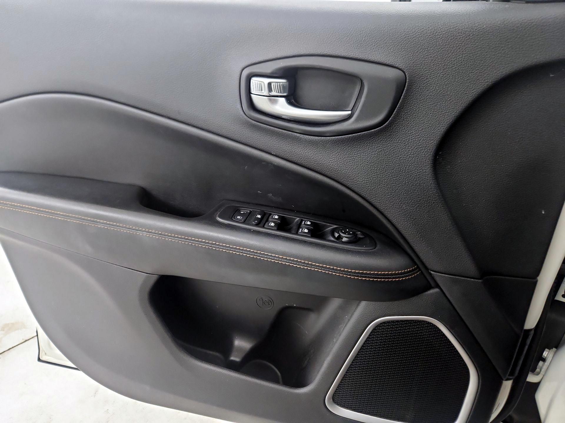 Thumbnail: 2019 Jeep Compass - 12