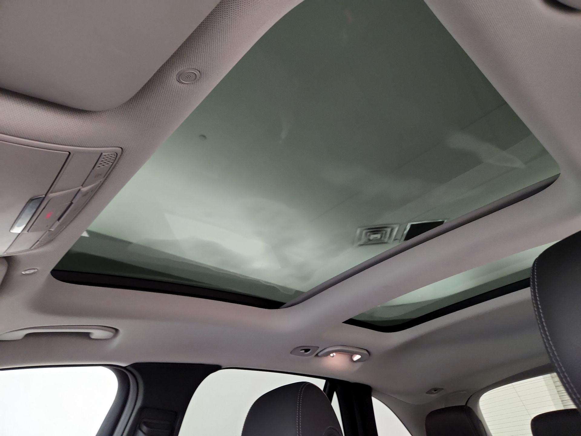 Thumbnail: 2021 Mercedes-Benz GLC - 20