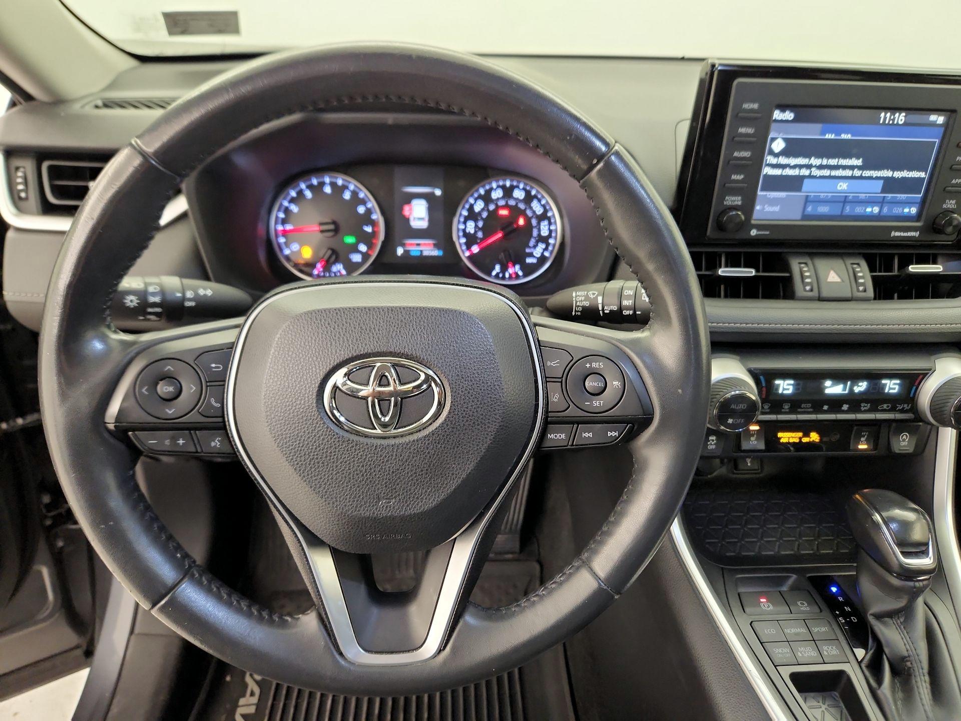Thumbnail: 2020 Toyota RAV4 - 10
