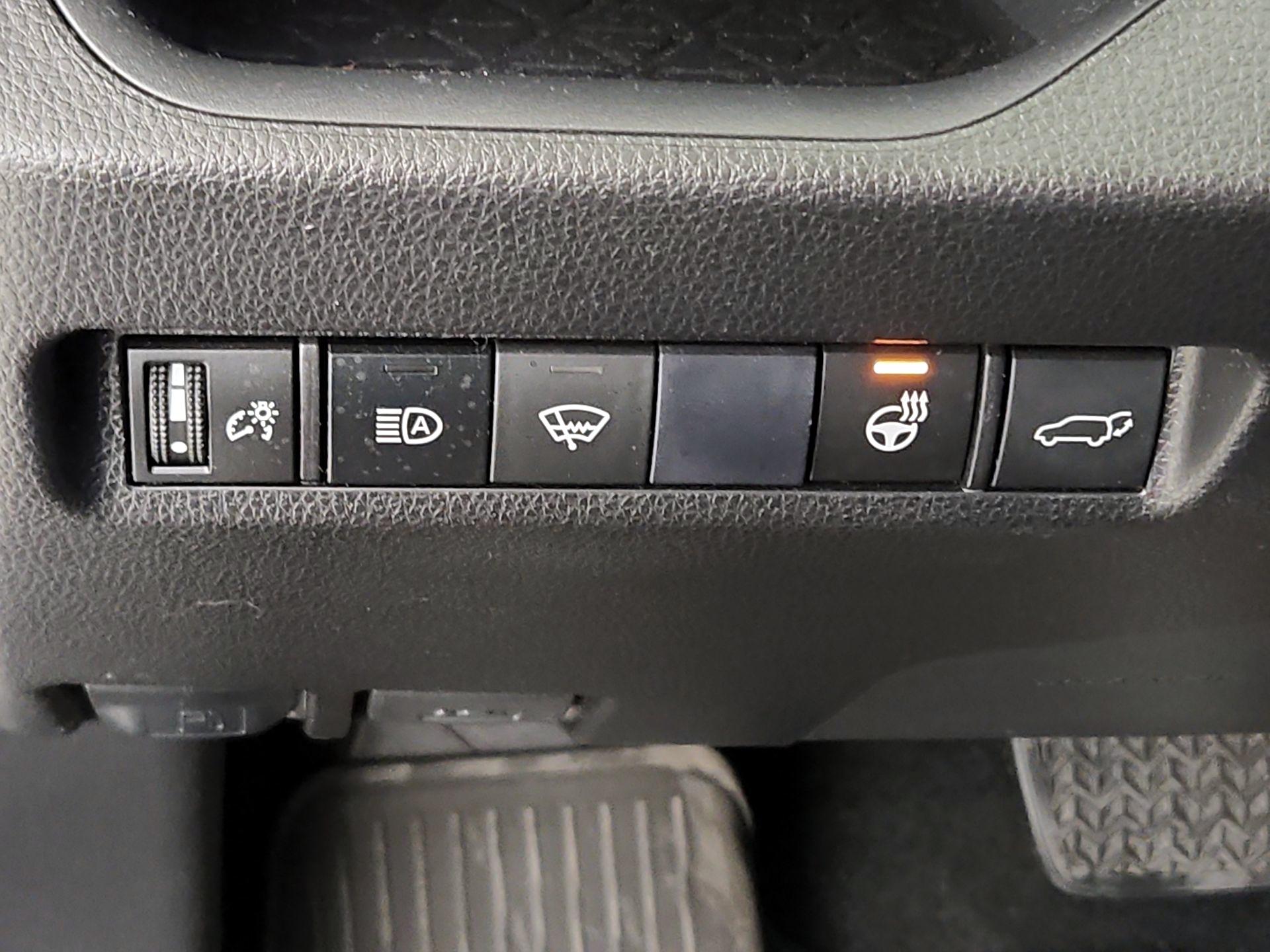 Thumbnail: 2020 Toyota RAV4 - 13