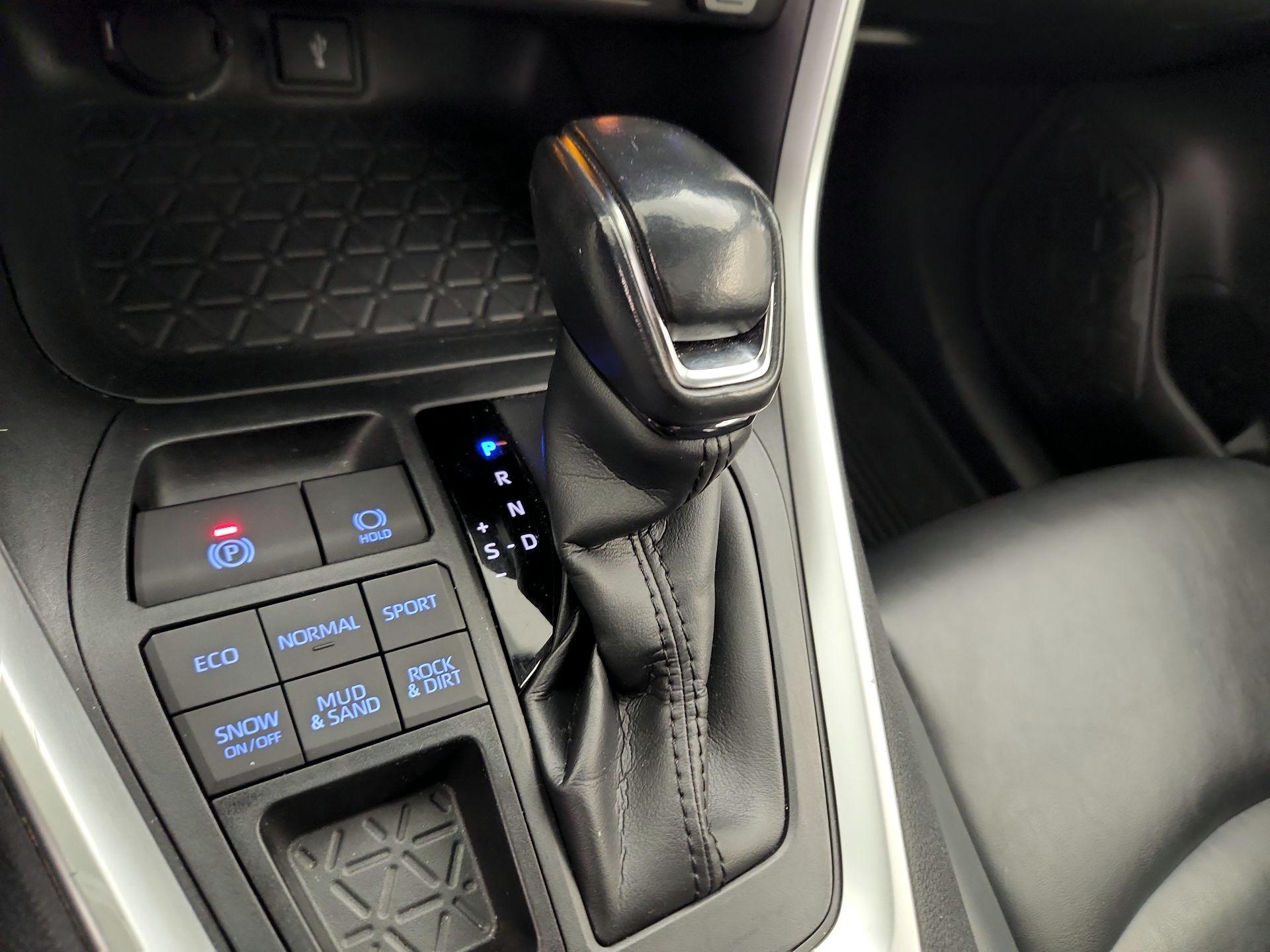 Thumbnail: 2020 Toyota RAV4 - 18