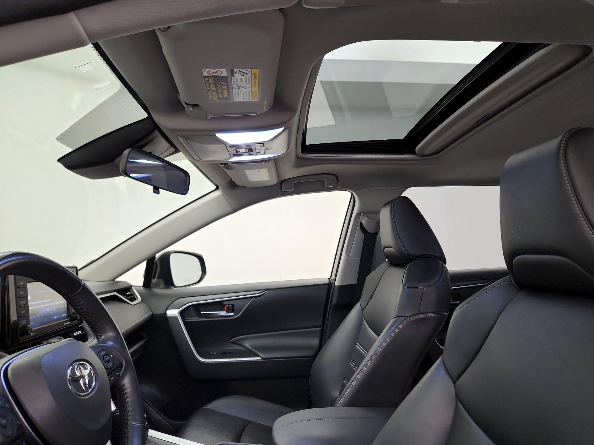 Thumbnail: 2020 Toyota RAV4 - 20