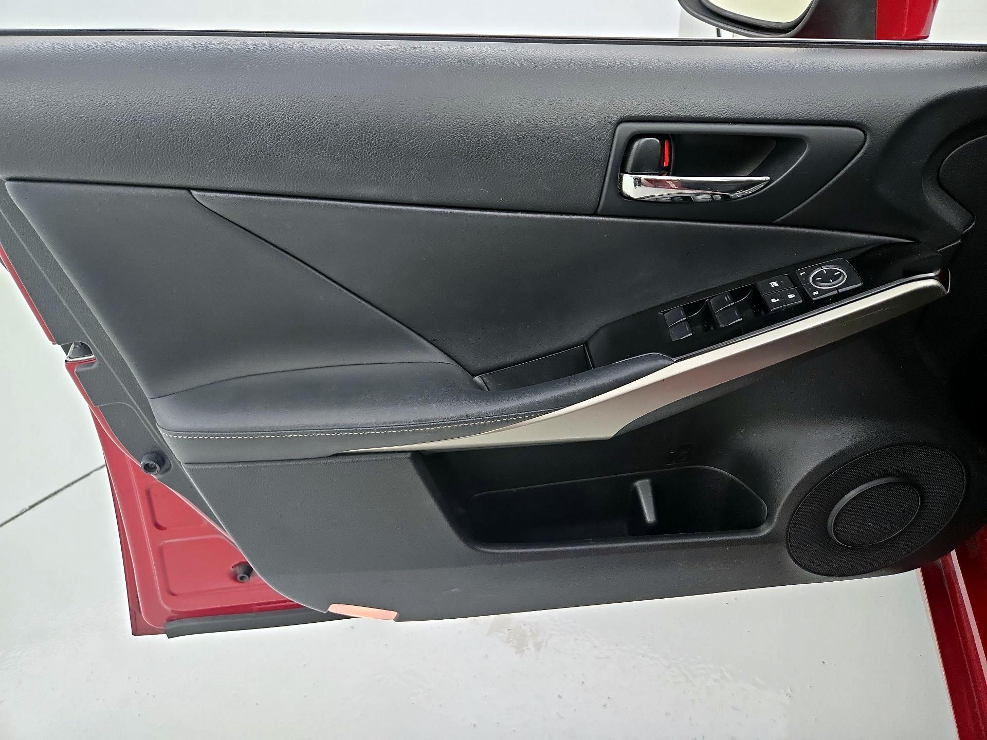 Thumbnail: 2014 Lexus IS - 12