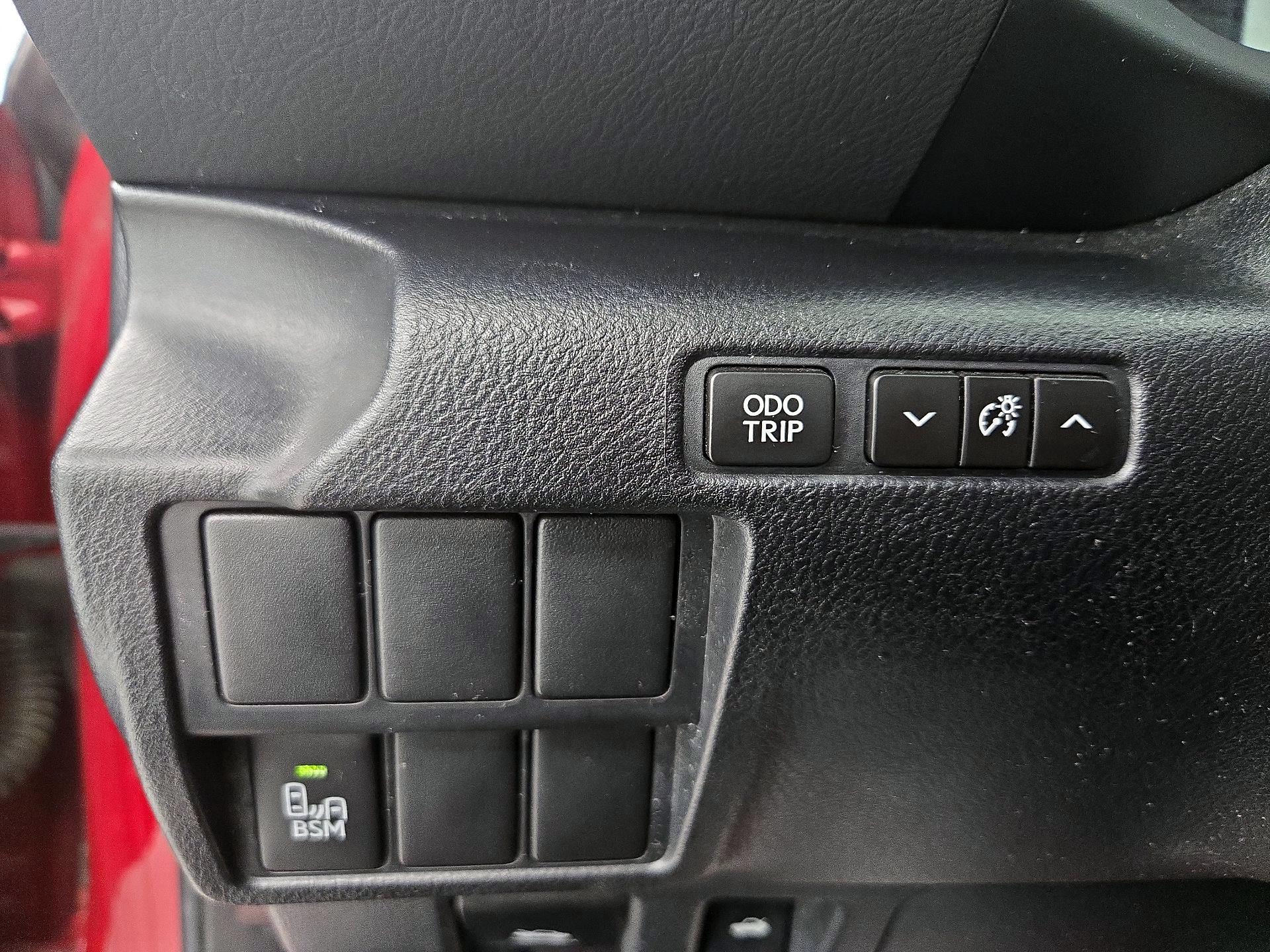 Thumbnail: 2014 Lexus IS - 13