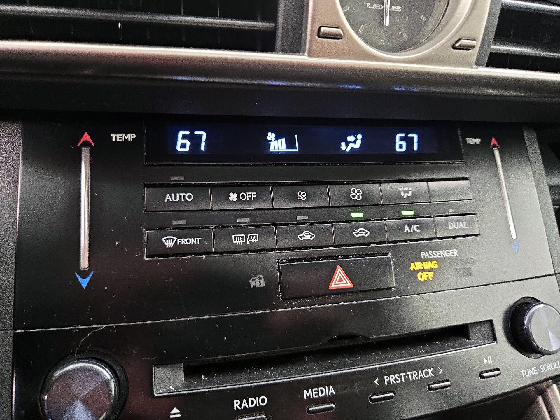 Thumbnail: 2014 Lexus IS - 17